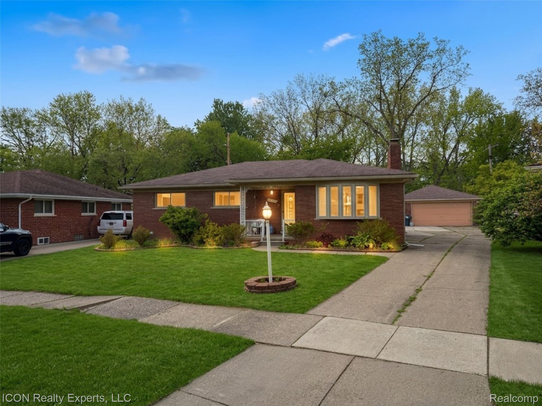 21233, Fairview, Dearborn Heights, Michigan, 48127