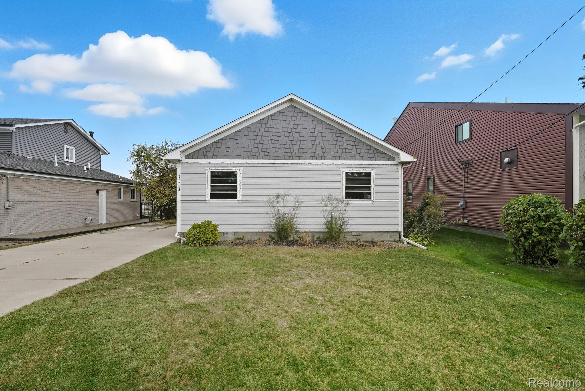 37752, Huron Pointe, Harrison Township, Michigan, 48045
