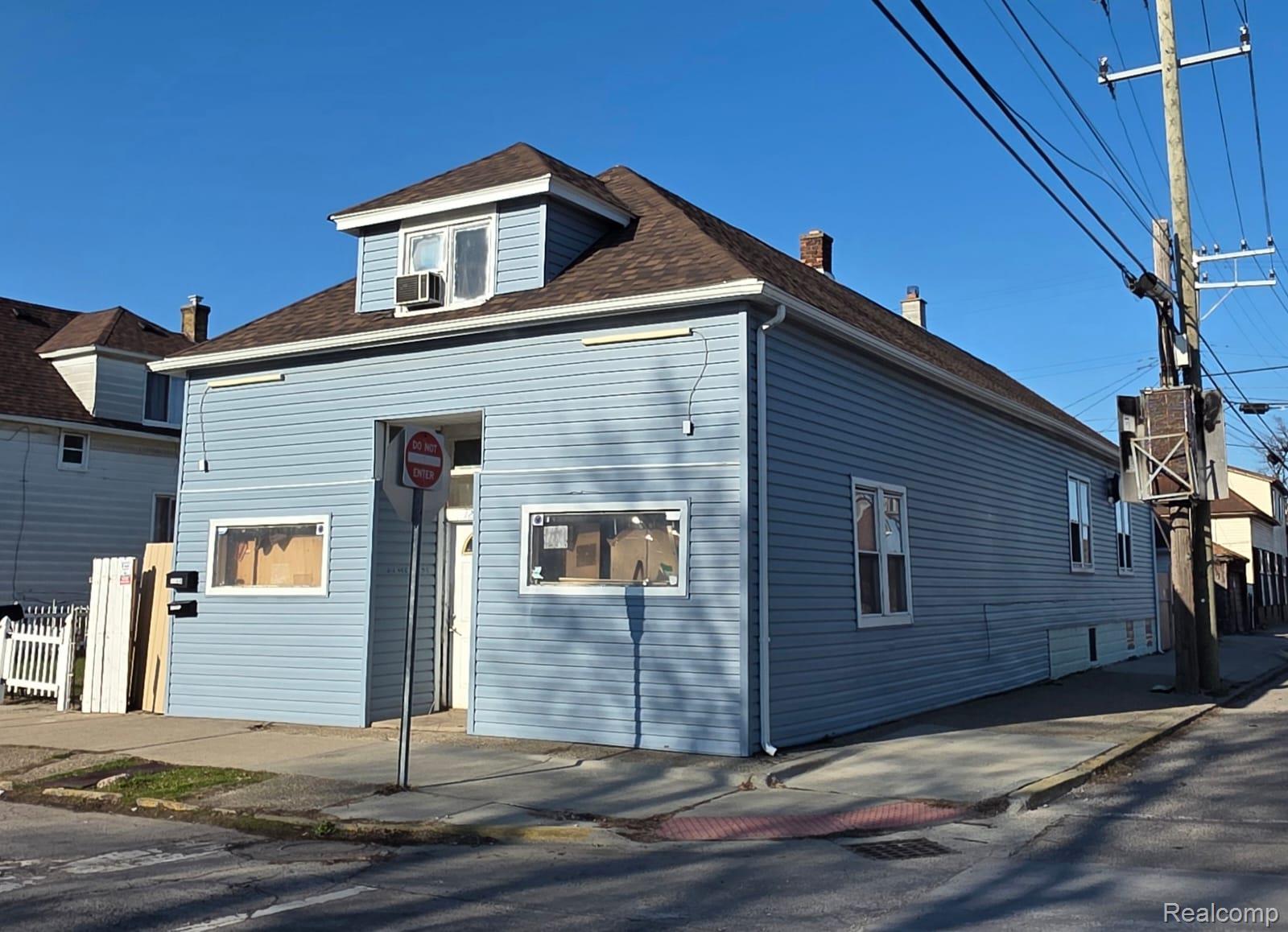 12000, Charest, Hamtramck, Michigan, 48212