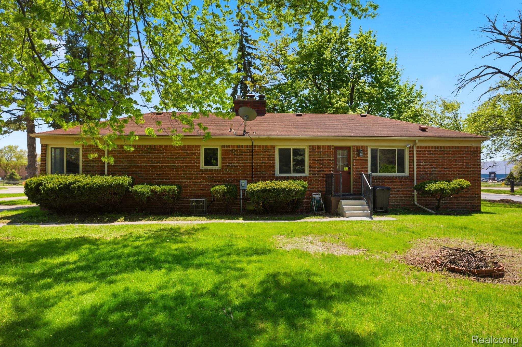 35564, Schoolcraft, Livonia, Michigan, 48150