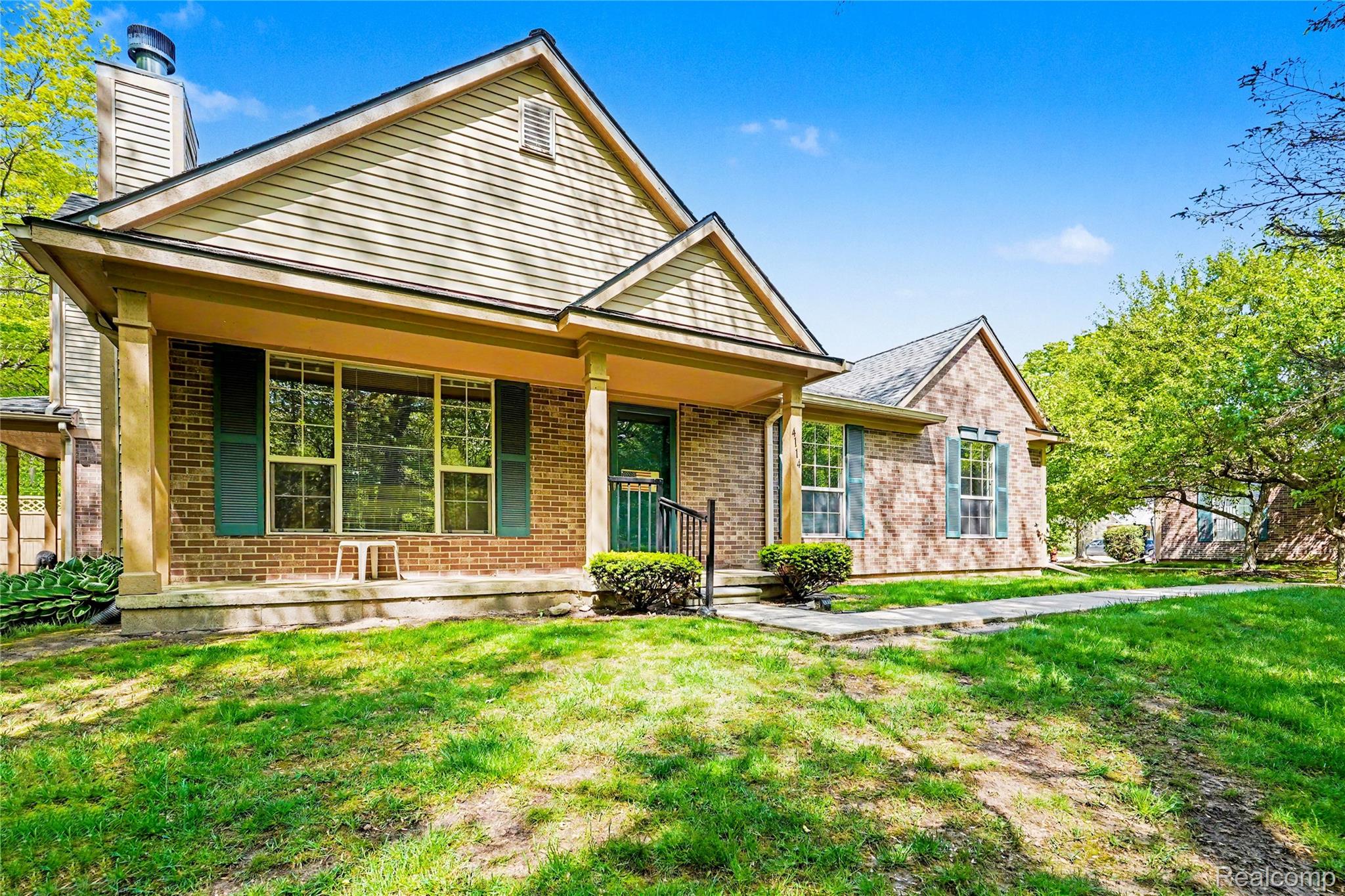 4114, Stonebridge, Holly, Michigan, 48442