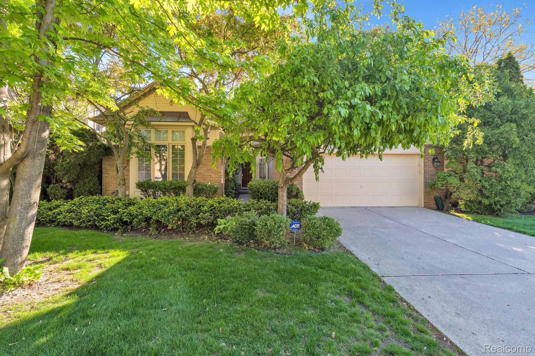 30, Turnberry, Dearborn, Michigan, 48120