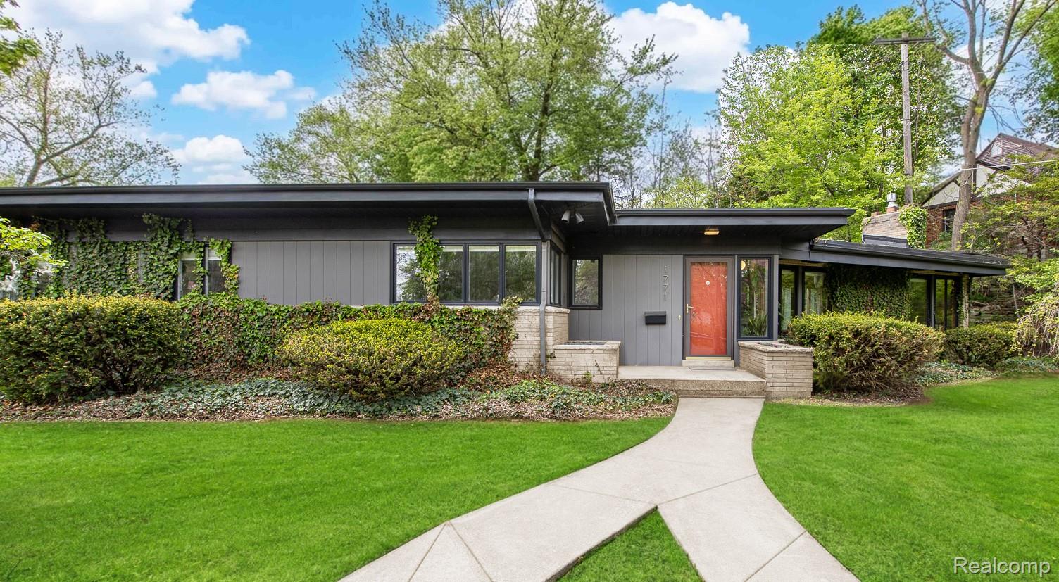 1771, Brookside, Flint, Michigan, 48503