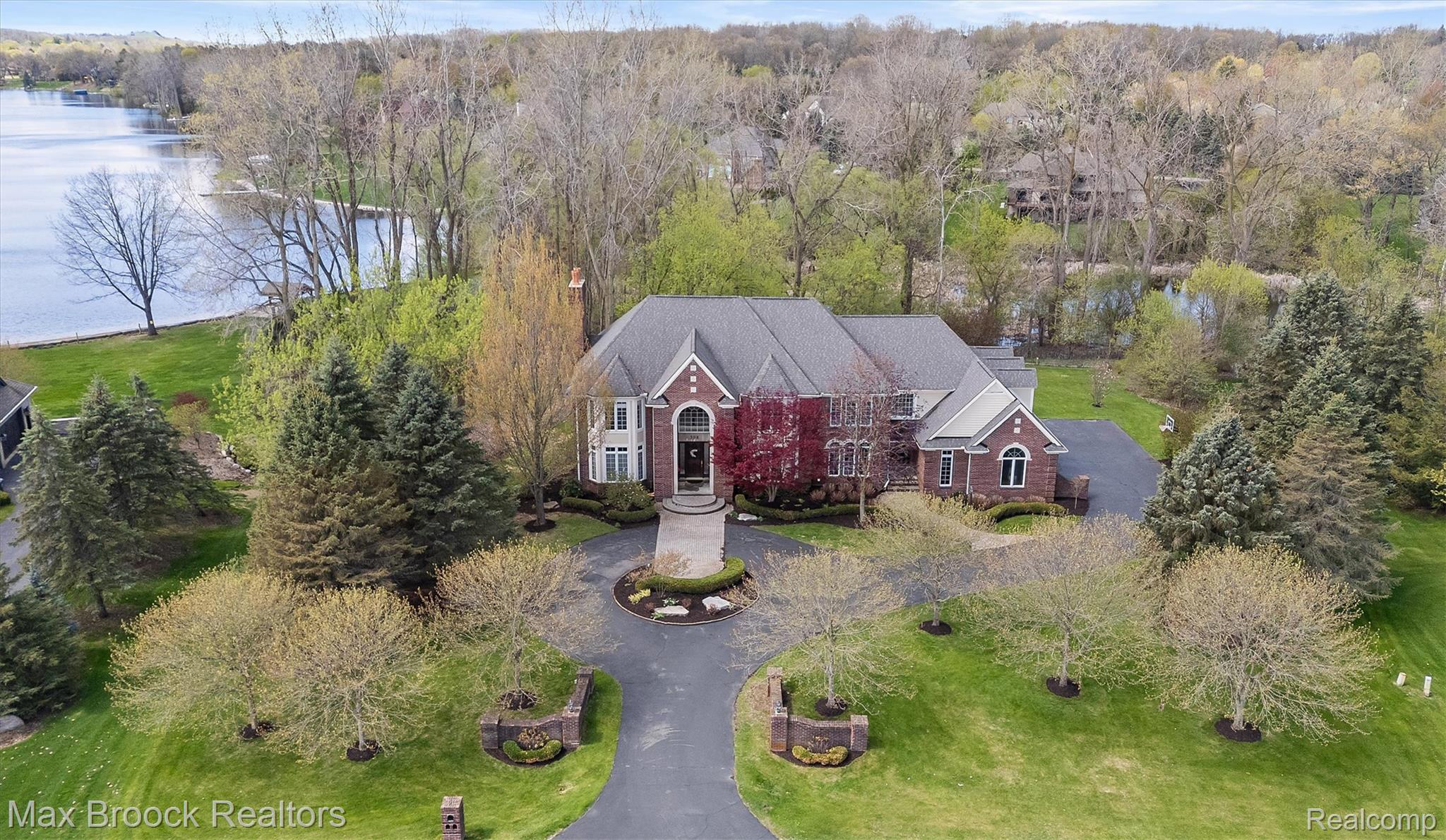 398, Shrewsbury, Clarkston, Michigan, 48348