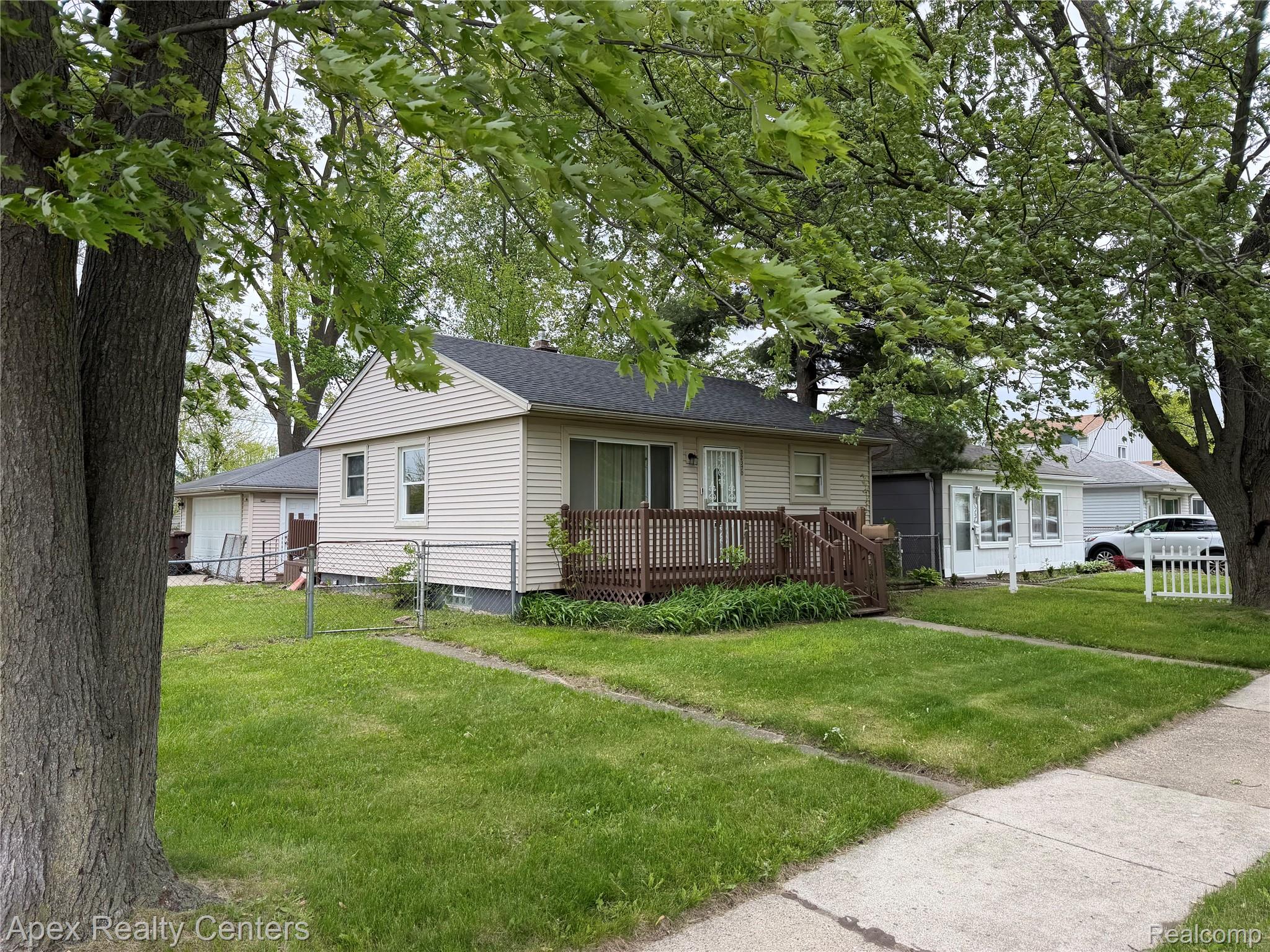 32370, Carlisle, Wayne, Michigan, 48184