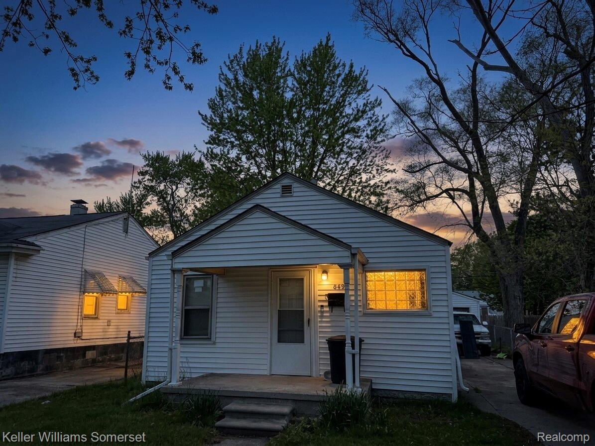 8499, Chapp, Warren, Michigan, 48089