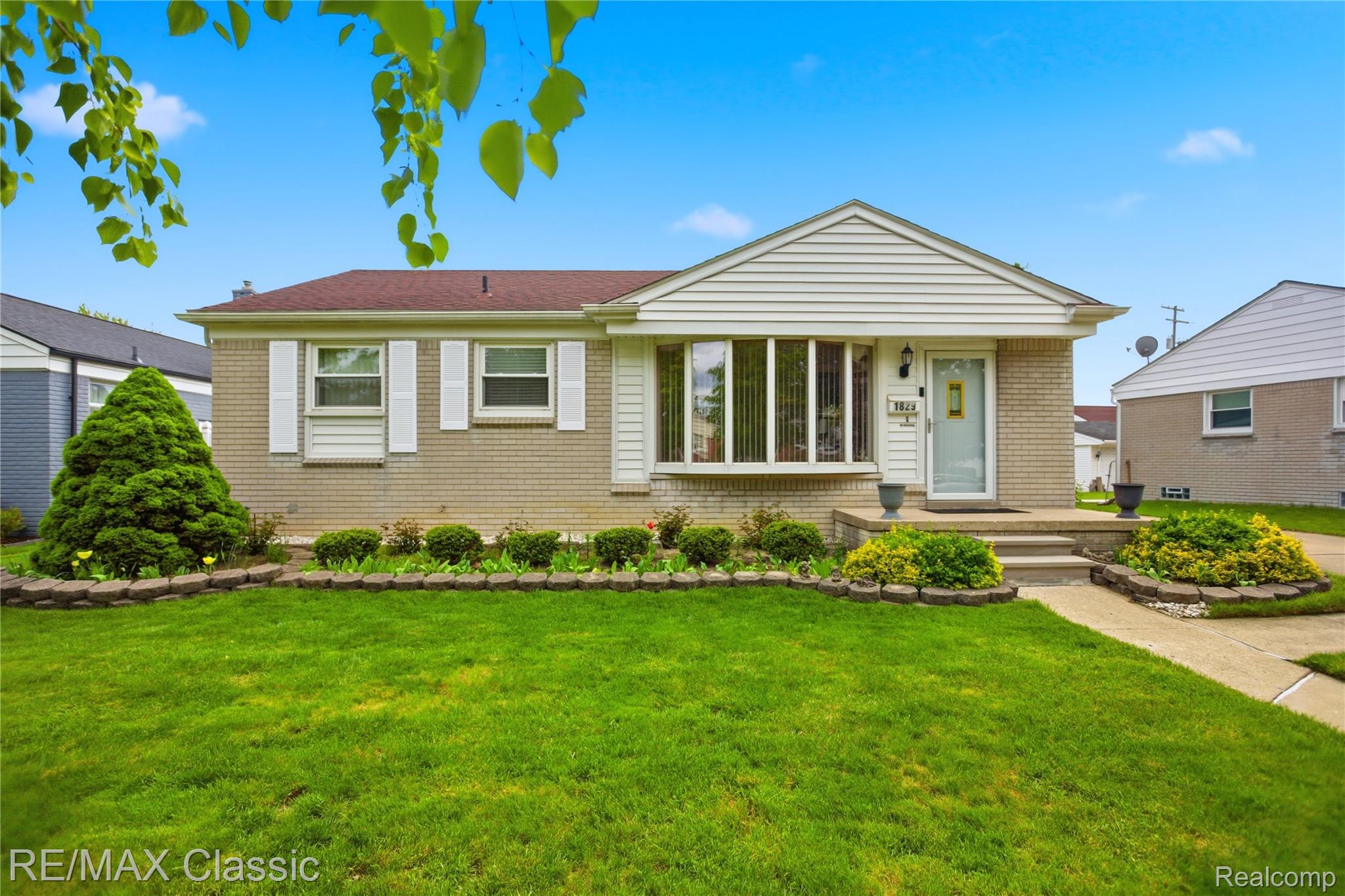 1829, Alard, Lincoln Park, Michigan, 48146