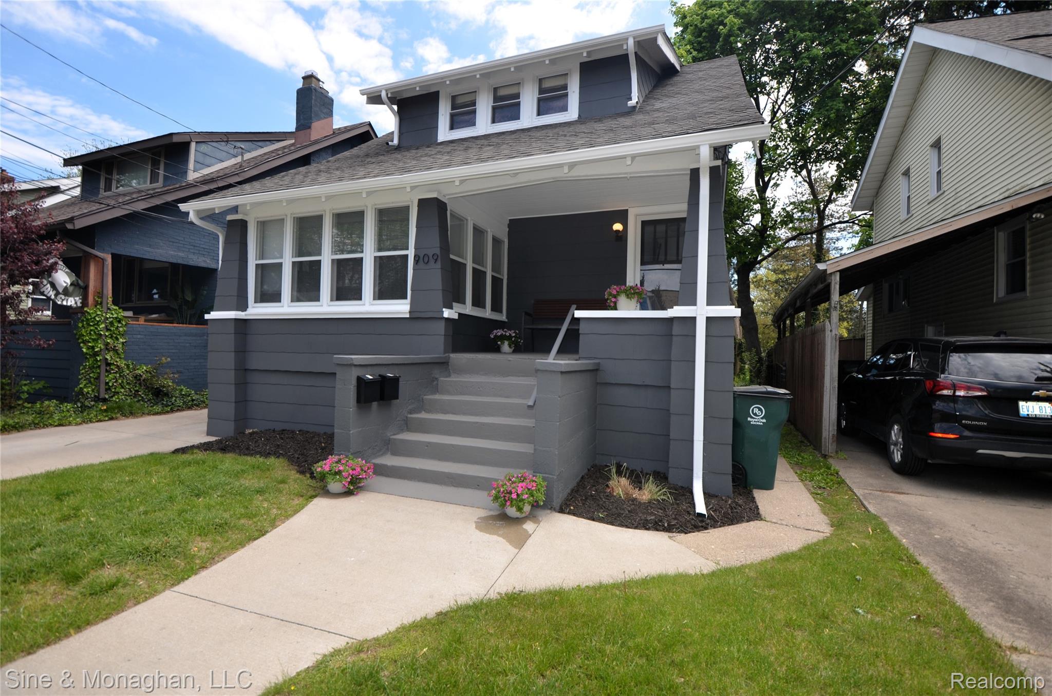 909, Knowles, Royal Oak, Michigan, 48067