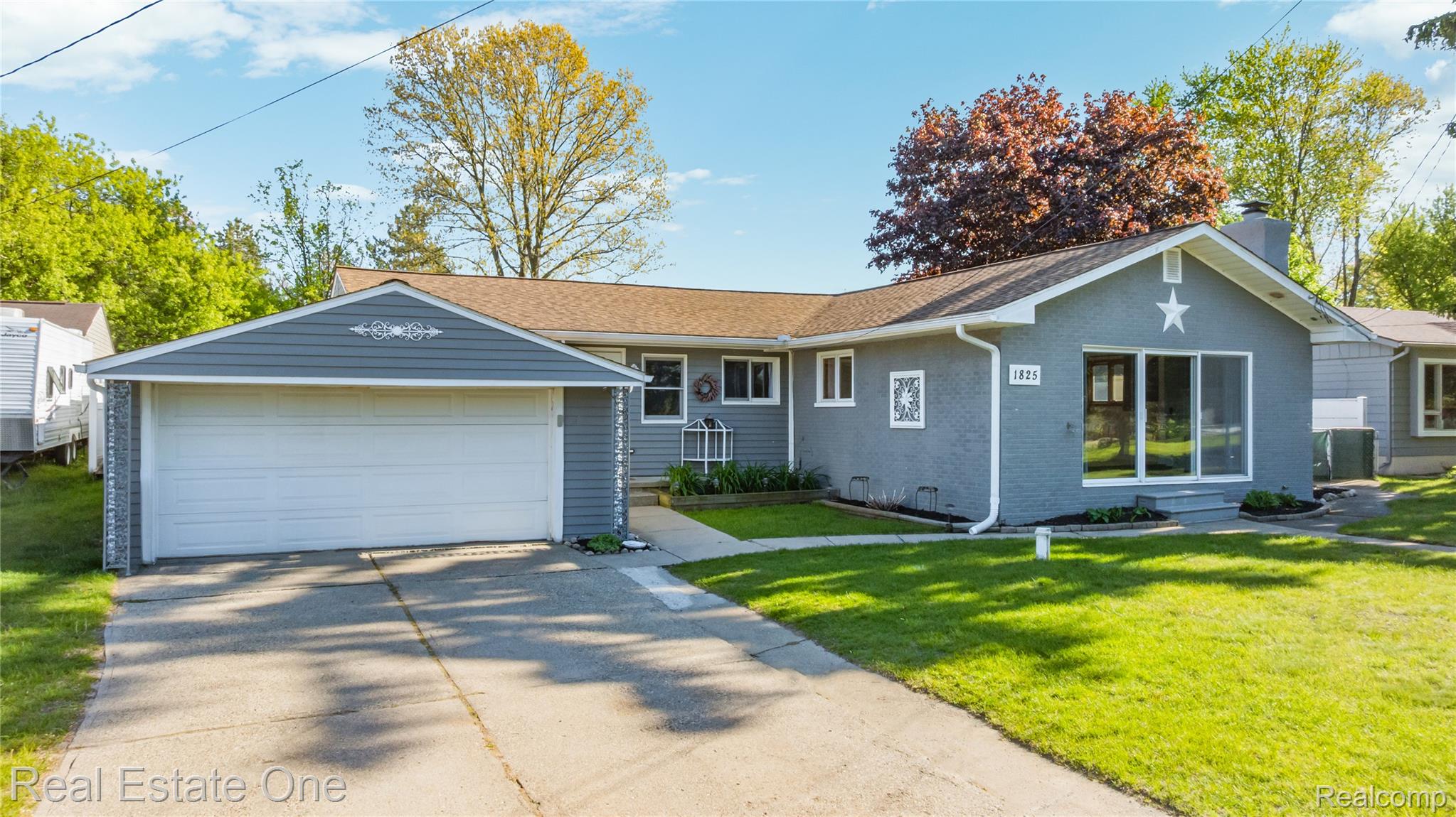 1825, Luneta, Commerce Twp, Michigan, 48382