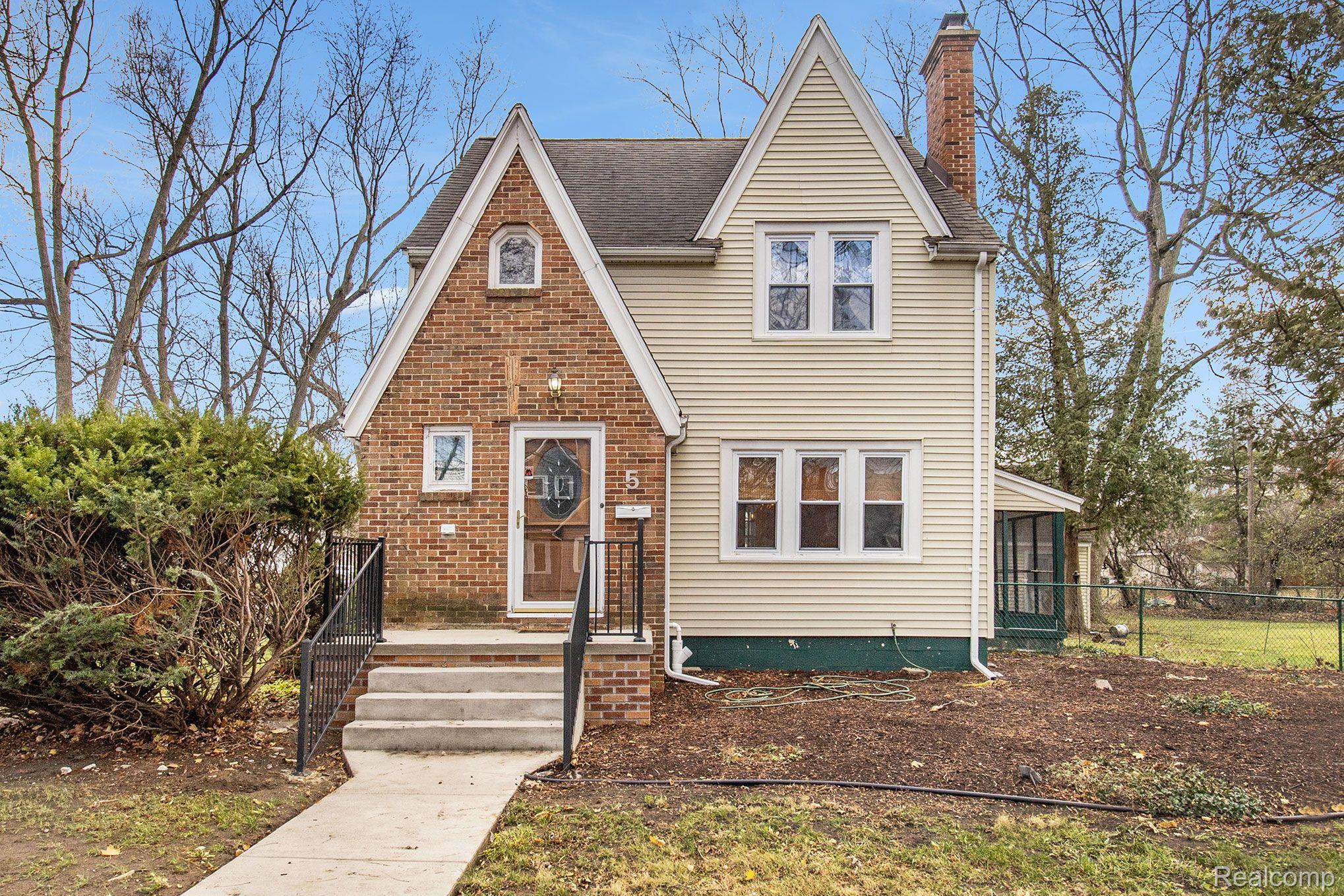 5, WENONAH, Pontiac, Michigan, 48341