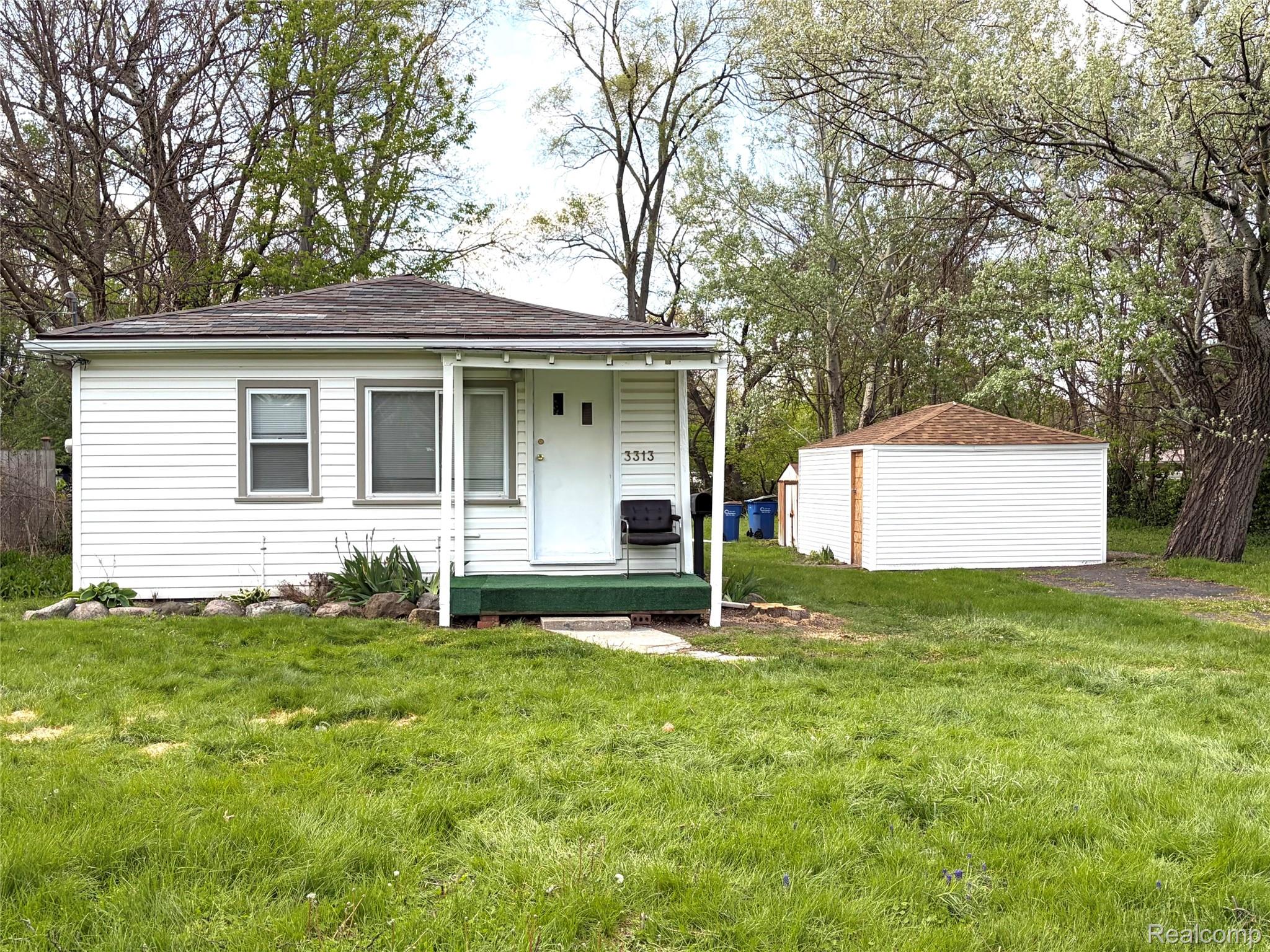 3313, Dallas, Warren, Michigan, 48091