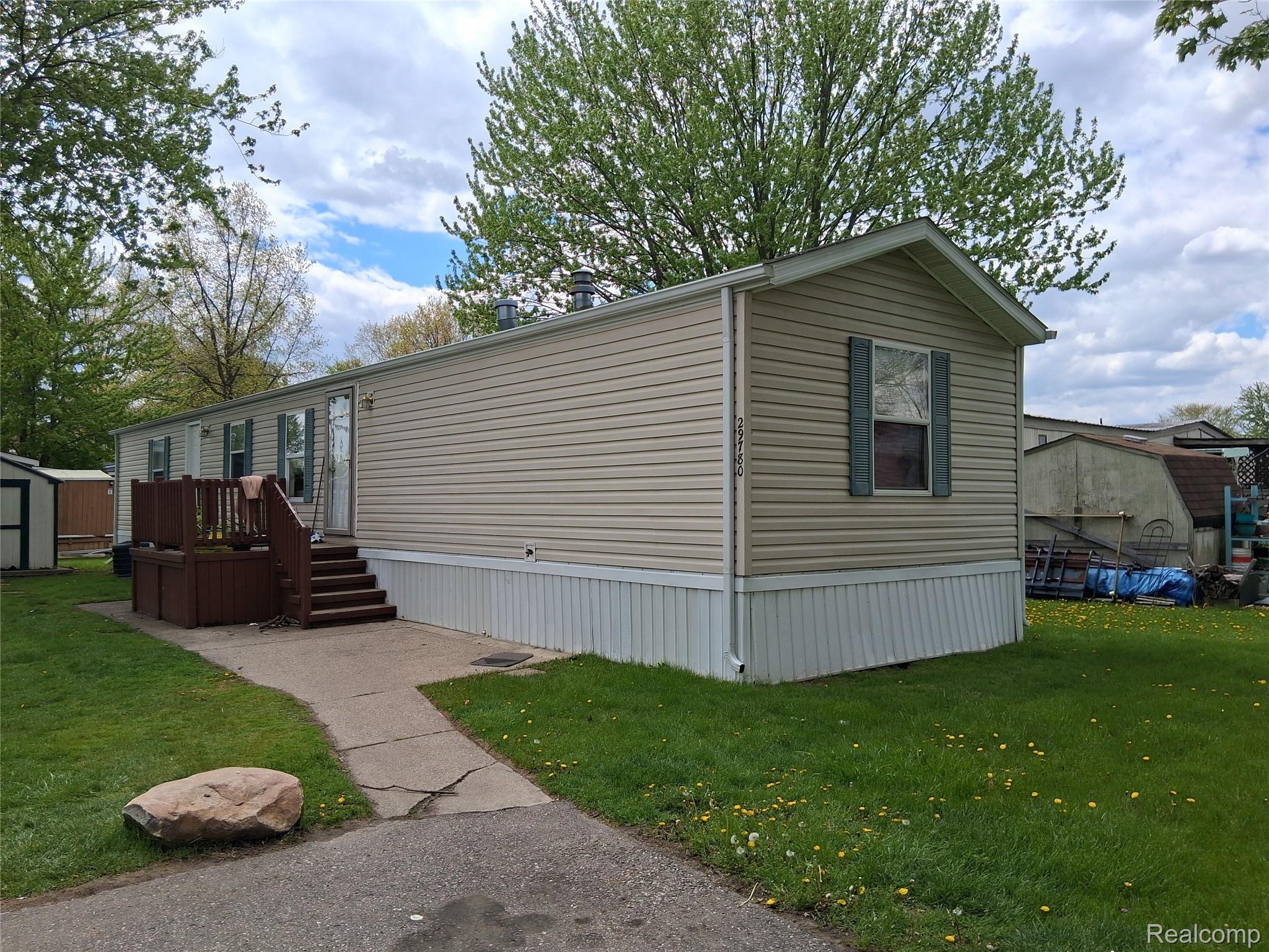 29780, Flushing Court, New Baltimore, Michigan, 48051