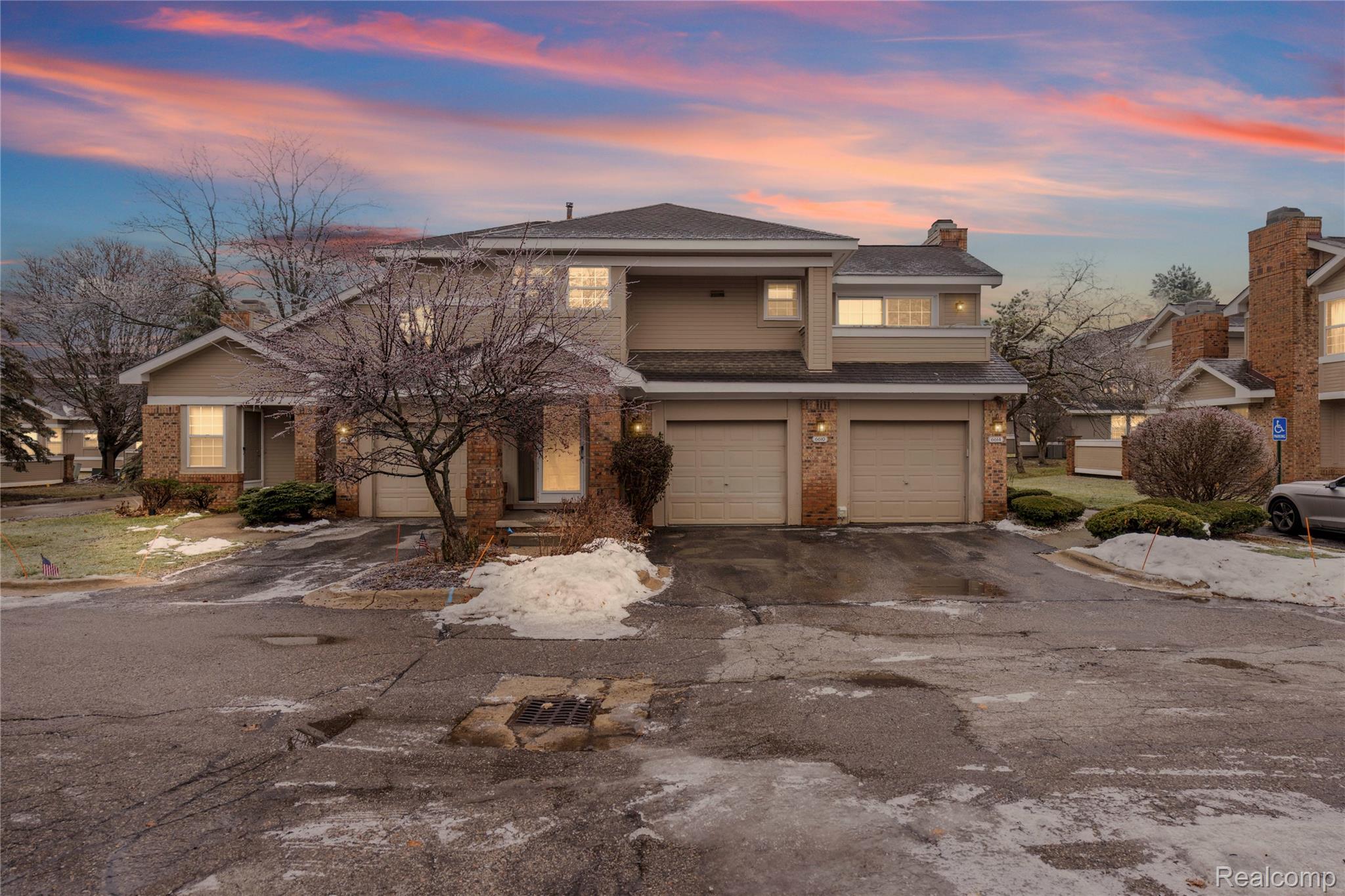 6610, Fieldstone, West Bloomfield, Michigan, 48322