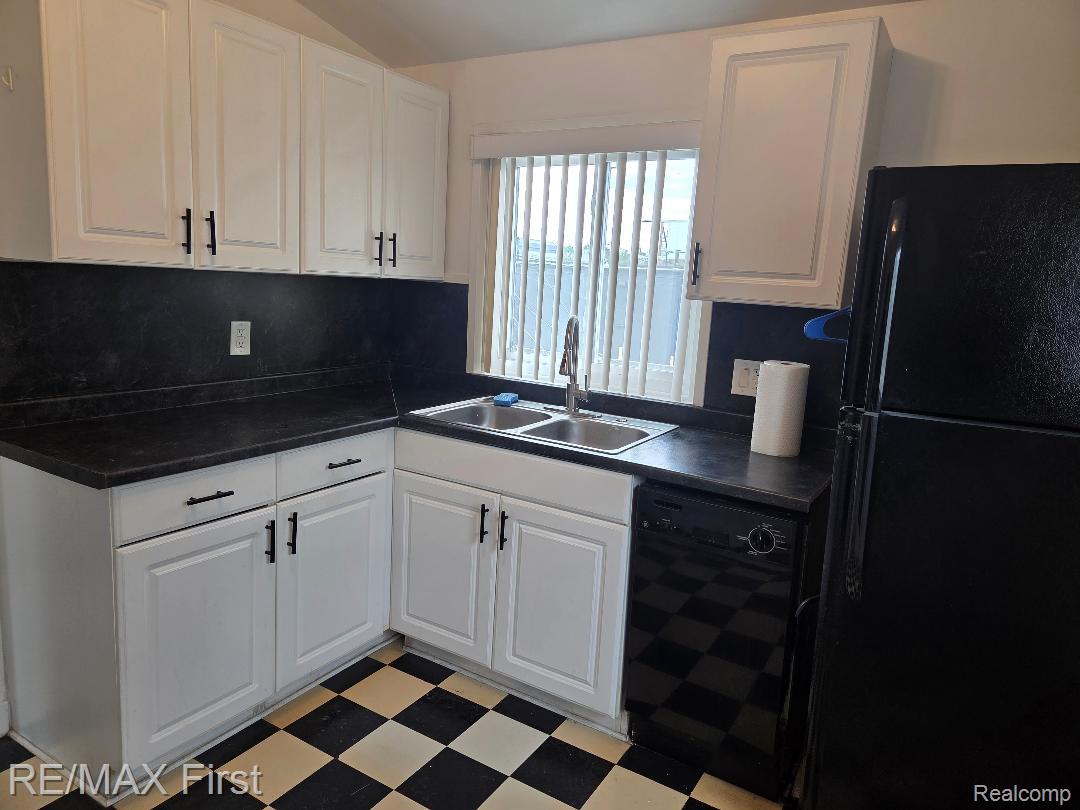 19285, Rockcastle, Harper Woods, Michigan, 48225