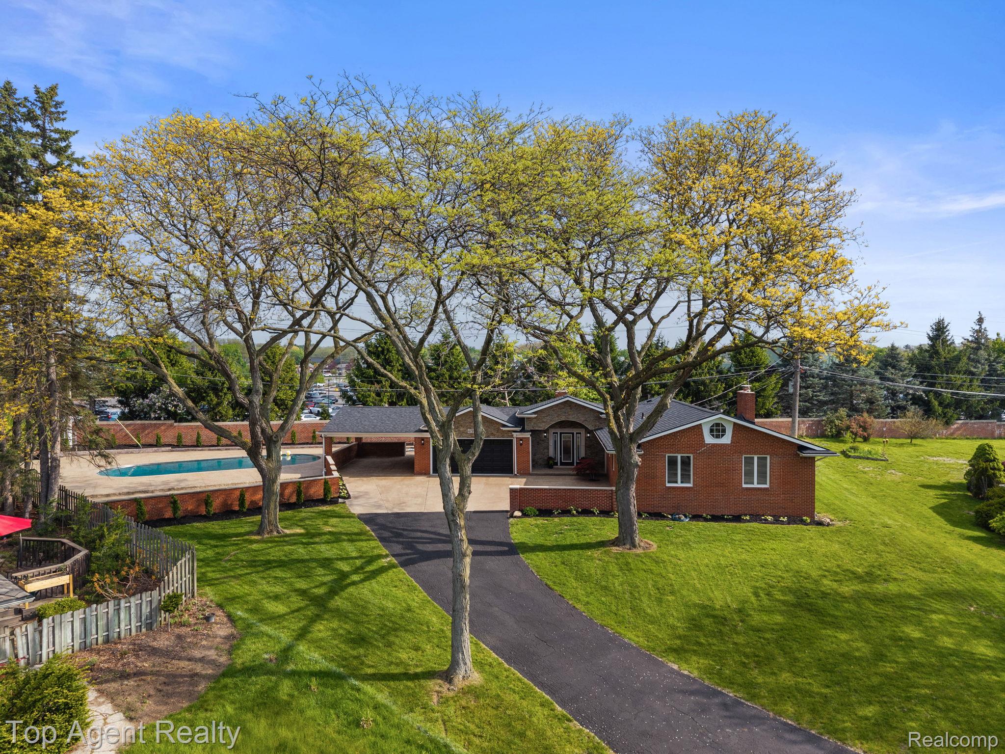6739, White Pine, Bloomfield Hills, Michigan, 48301