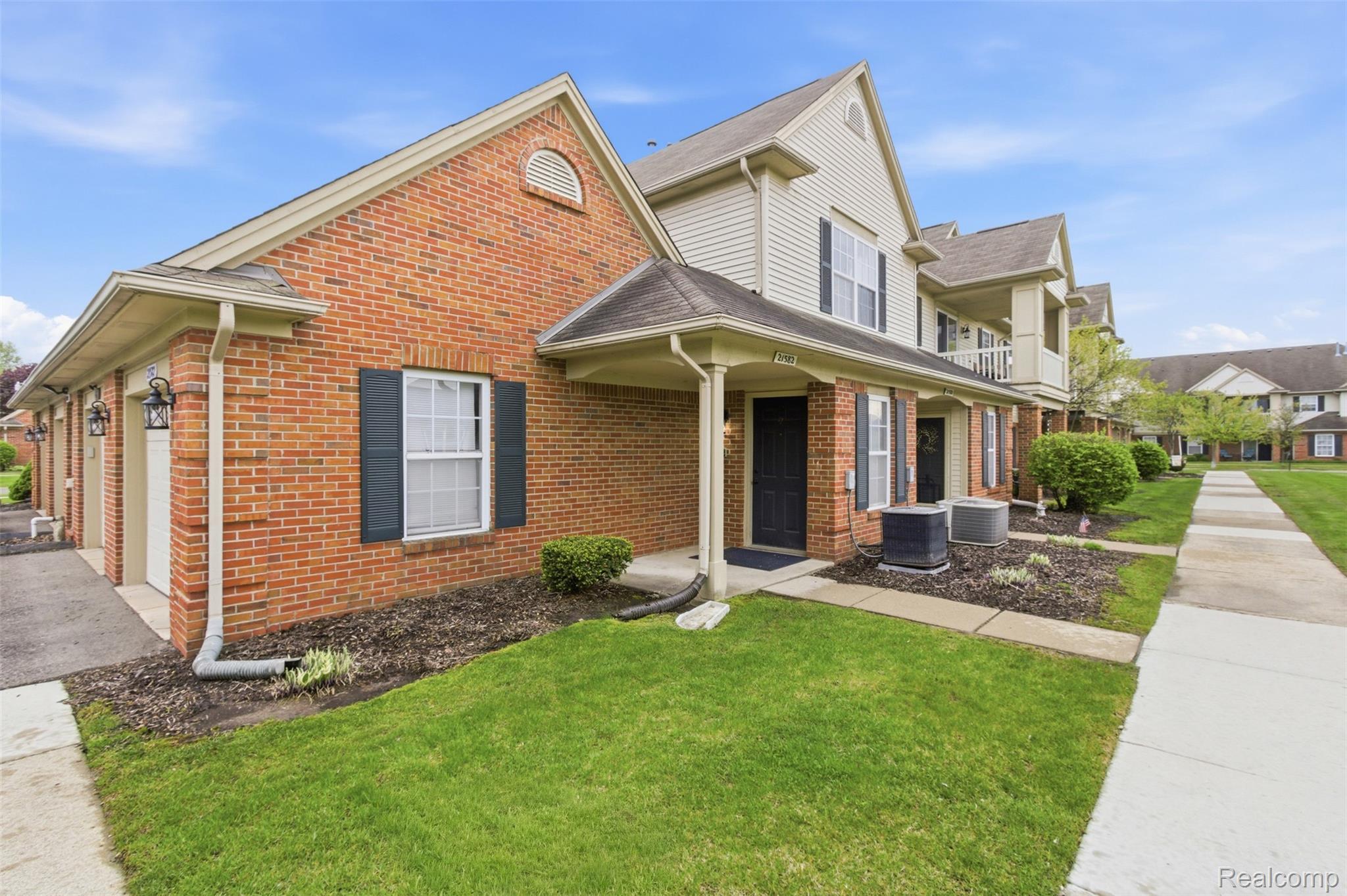 21582, Majestic, Trenton, Michigan, 48183
