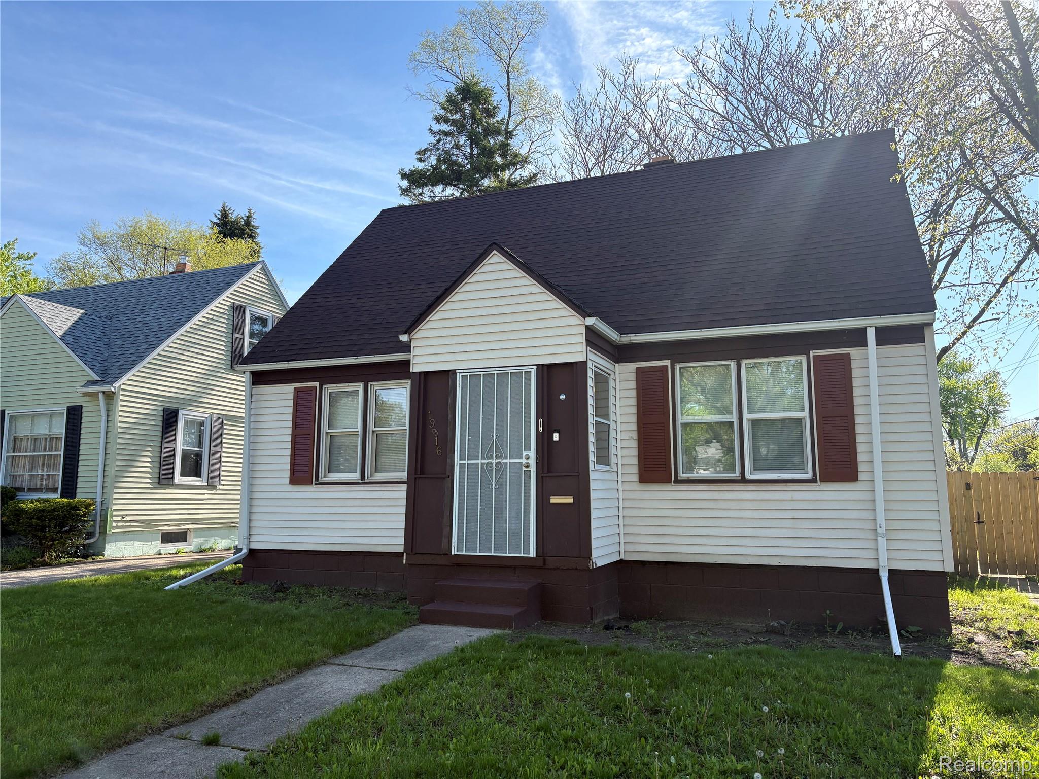 19916, Westphalia, Detroit, Michigan, 48205