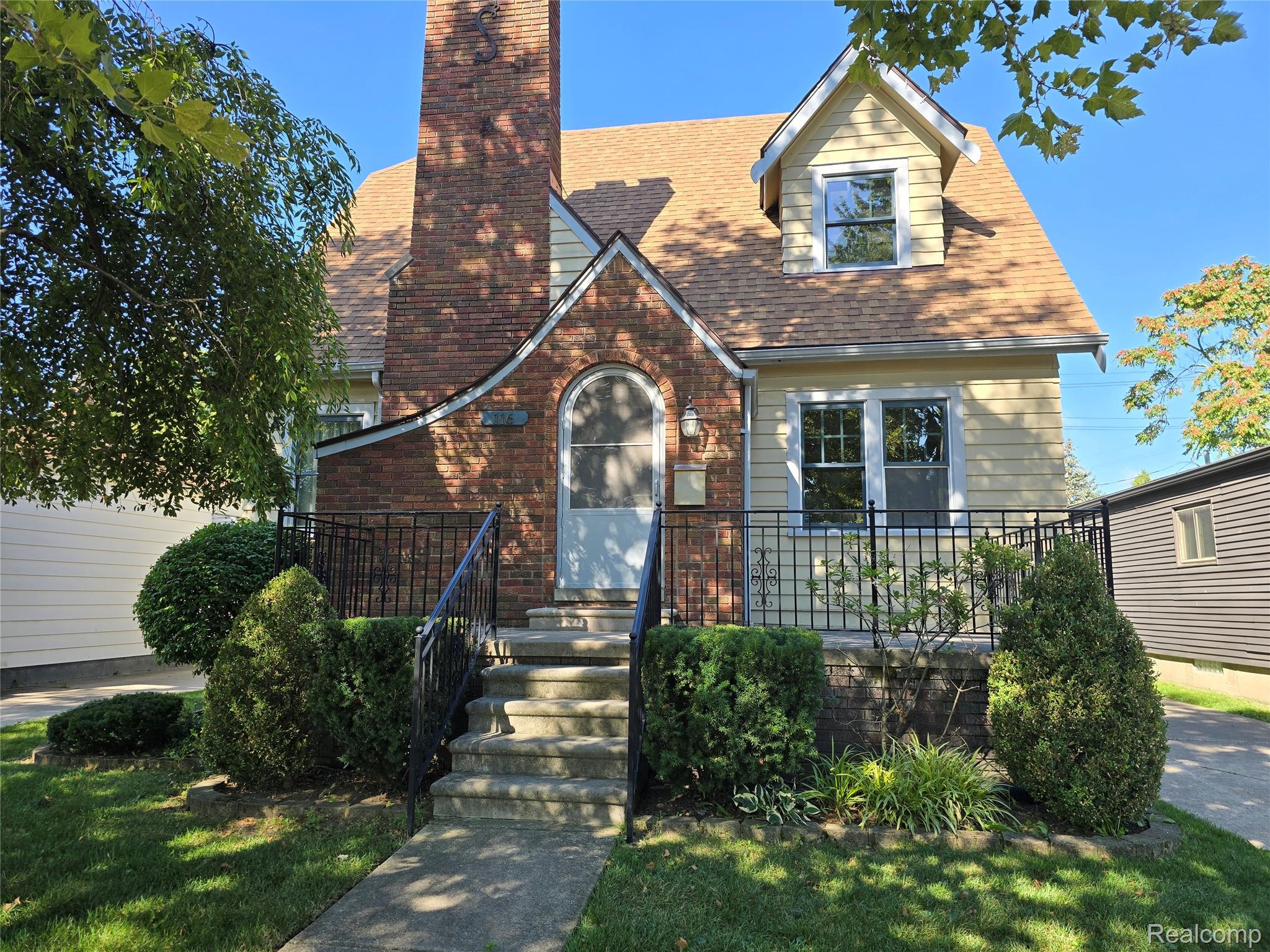 116, Kenwood, Royal Oak, Michigan, 48067
