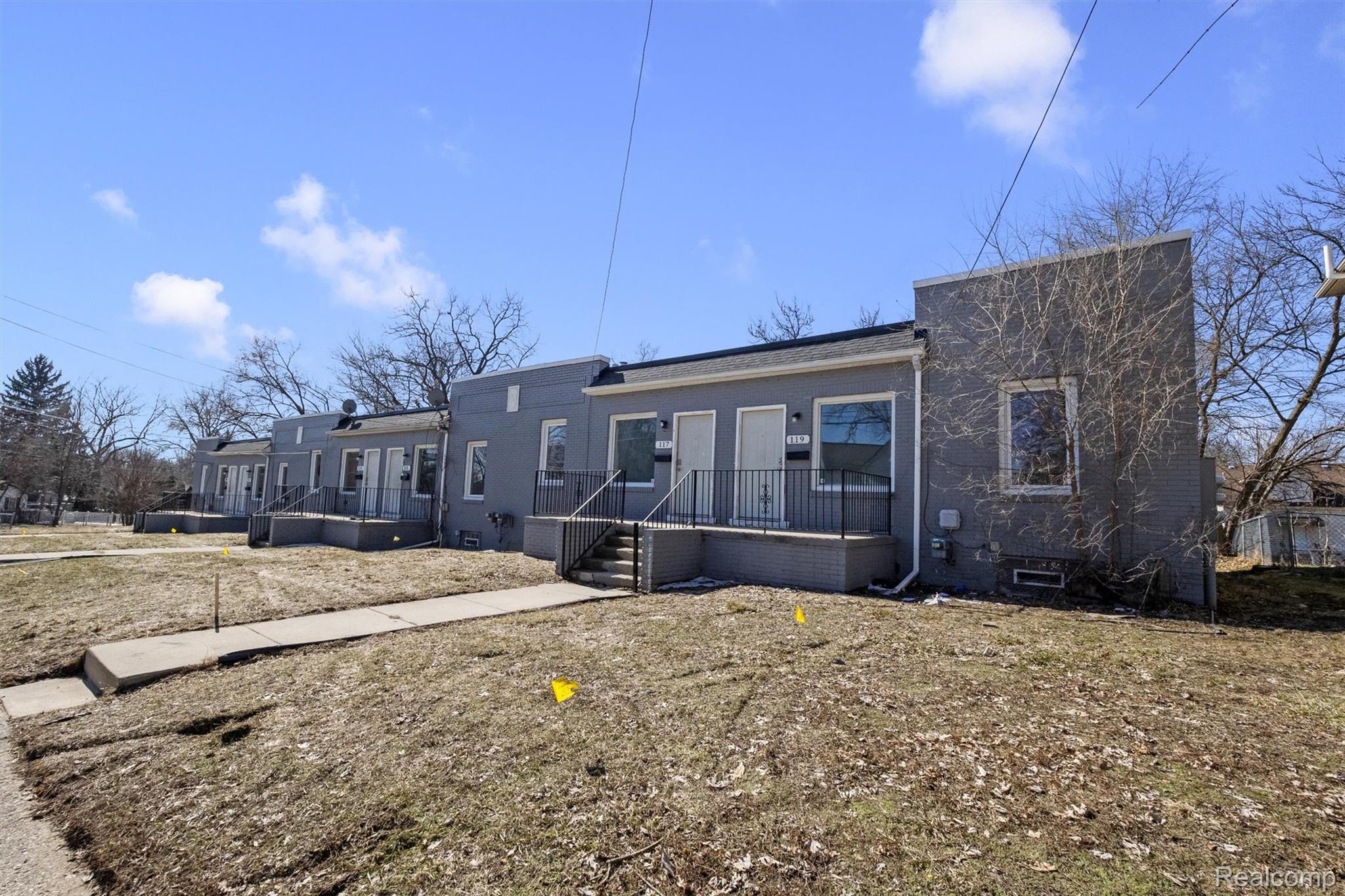 109, Cadillac, Pontiac, Michigan, 48342