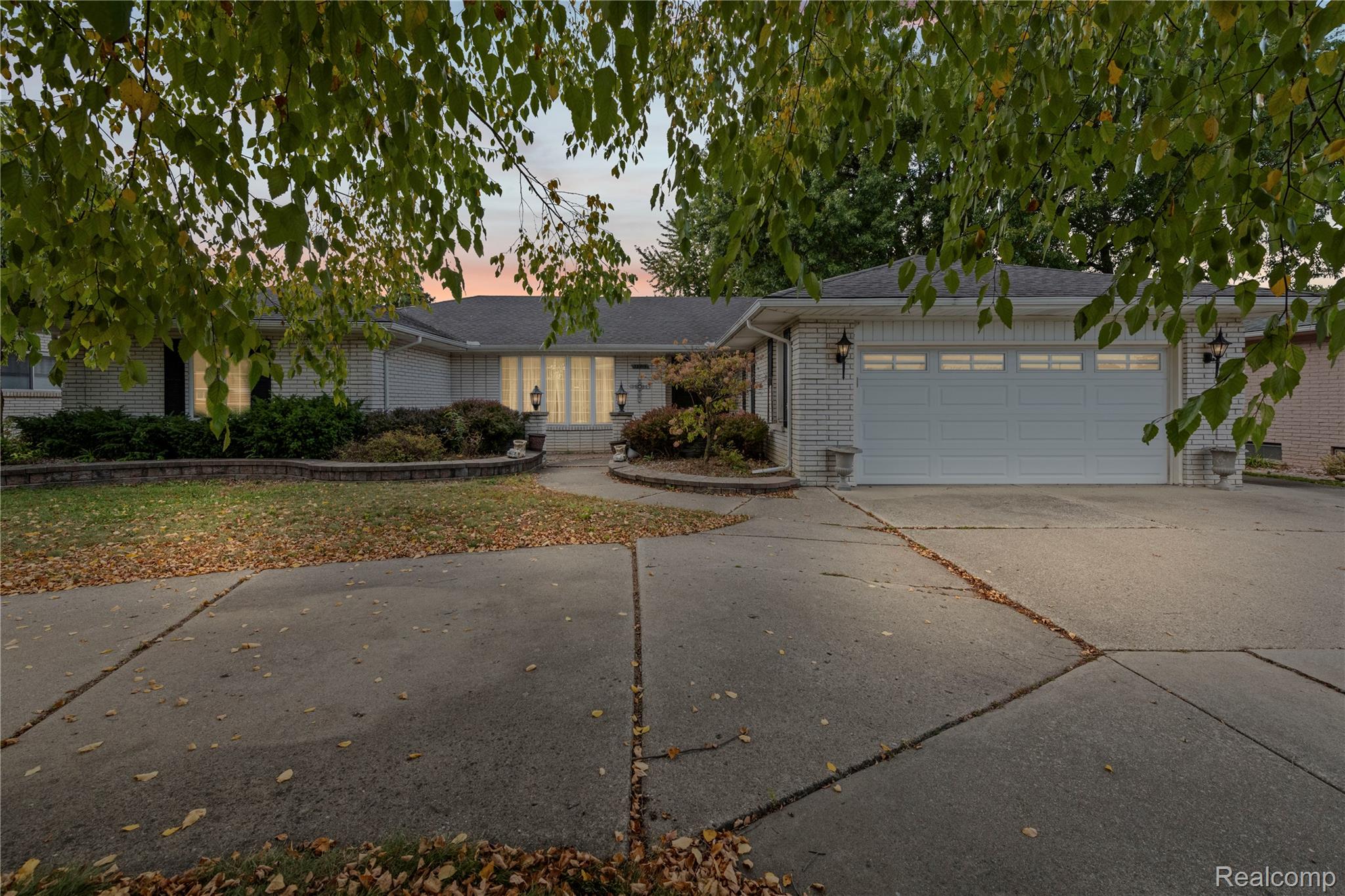 38219, Santa Anna, Clinton Township, Michigan, 48036