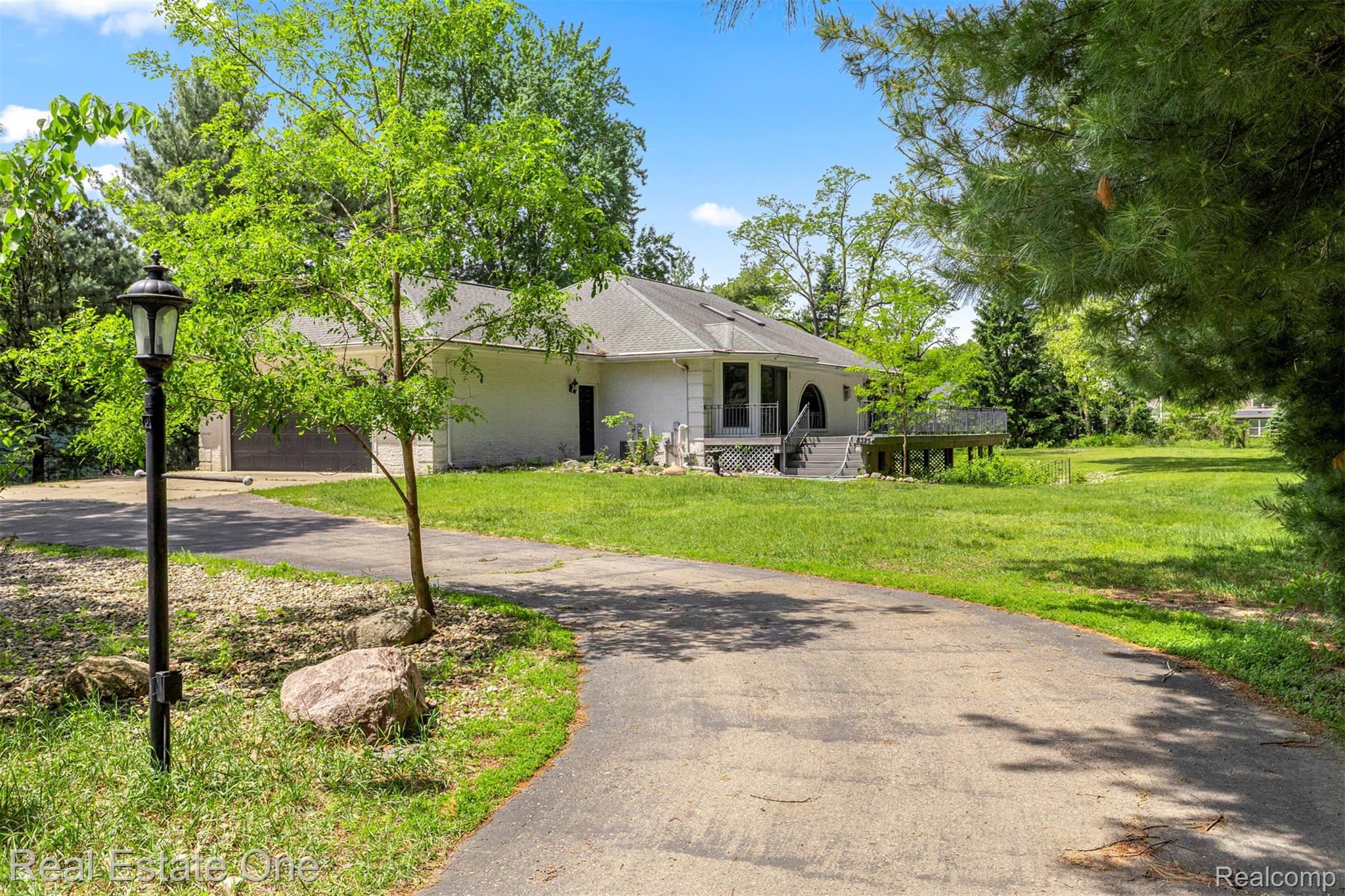 8329, Gray, Westland, Michigan, 48185