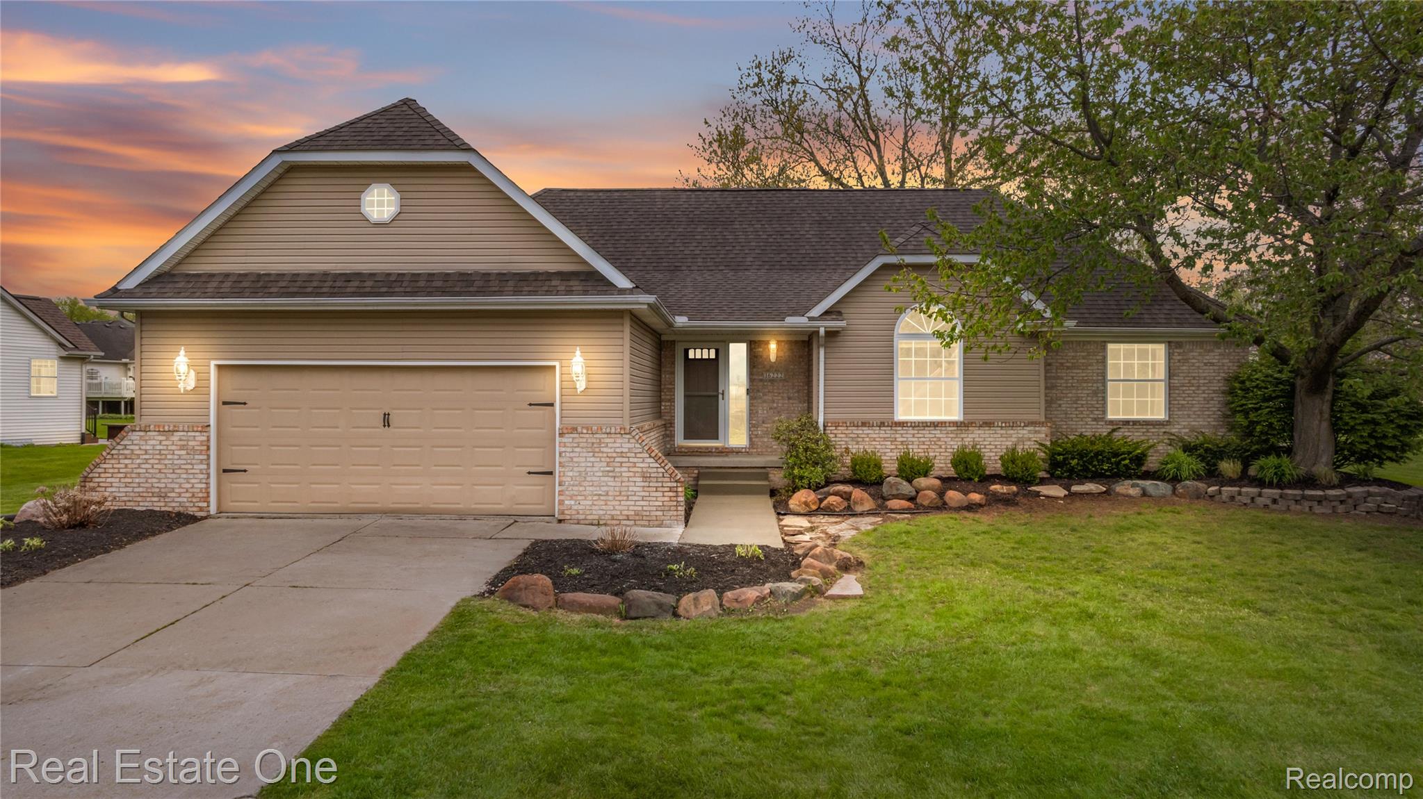 16222, Pine Lake Forest, Linden, Michigan, 48451