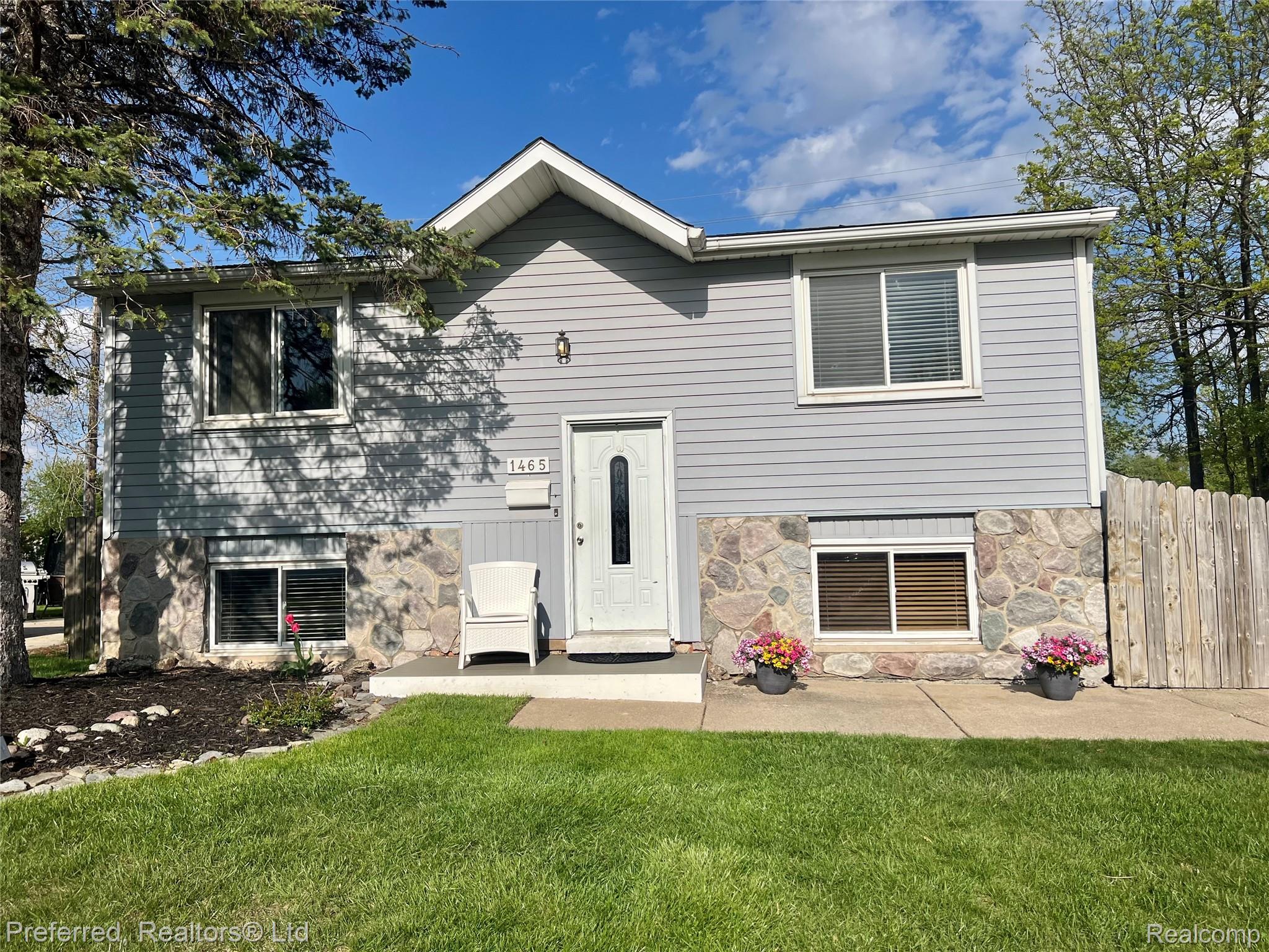 1465, Norma, Westland, Michigan, 48186