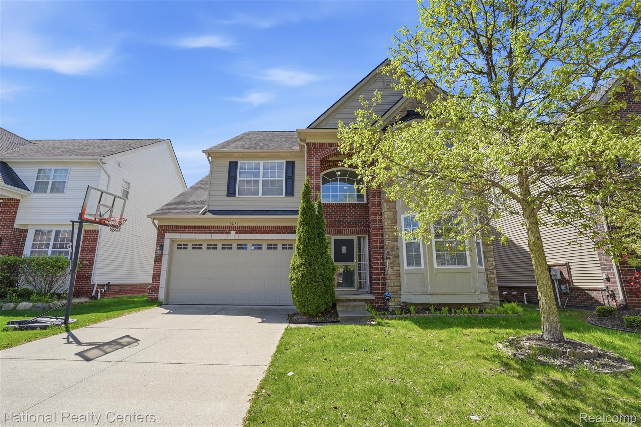 51161, Hallfield, Novi, Michigan, 48374