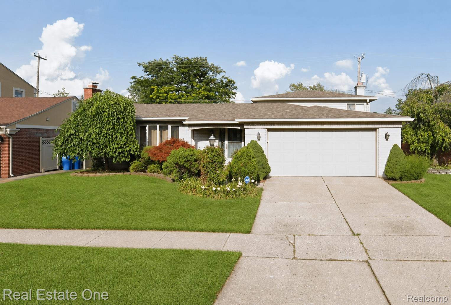 1348, Charlesworth, Dearborn Heights, Michigan, 48127