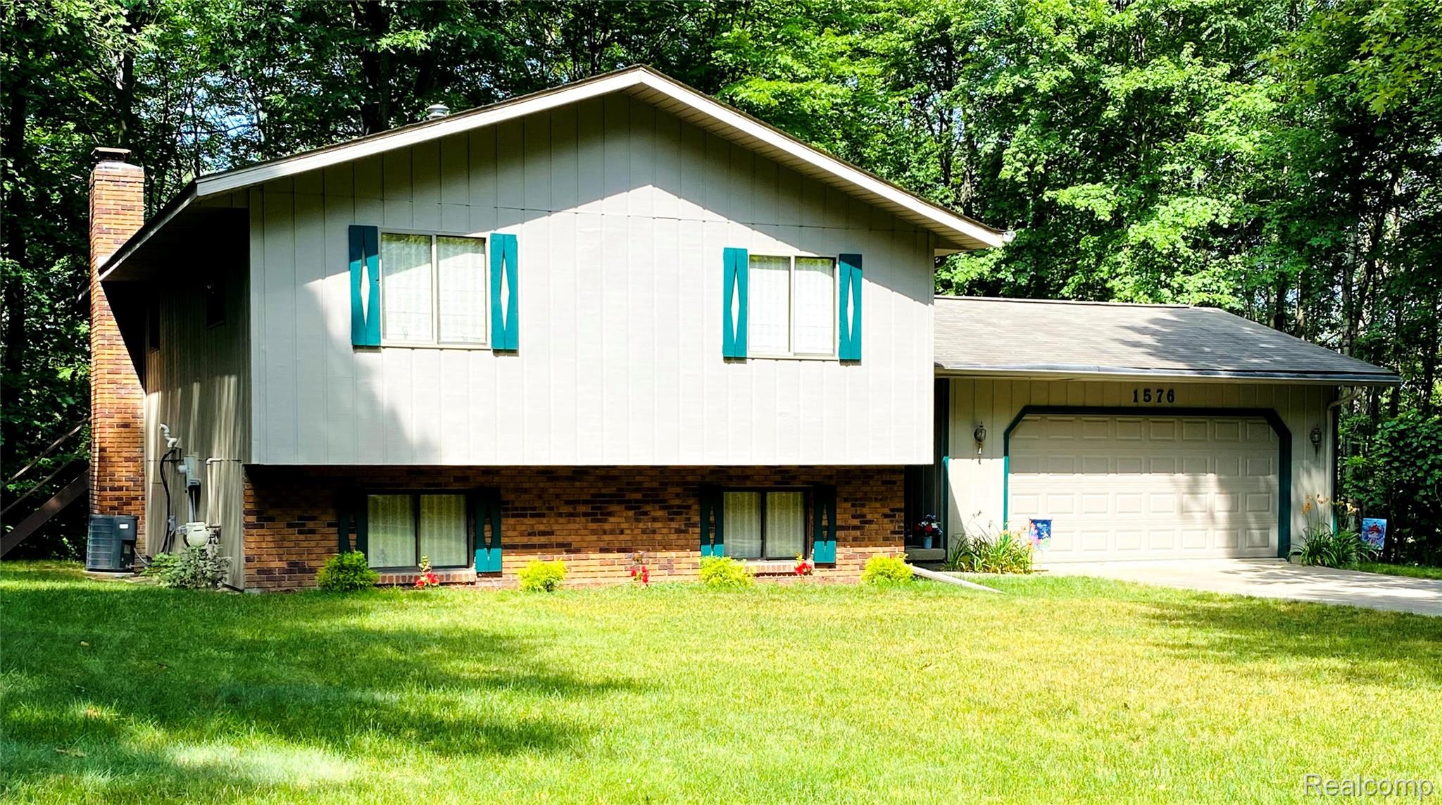 1576, Pine Knoll, Caro, Michigan, 48723
