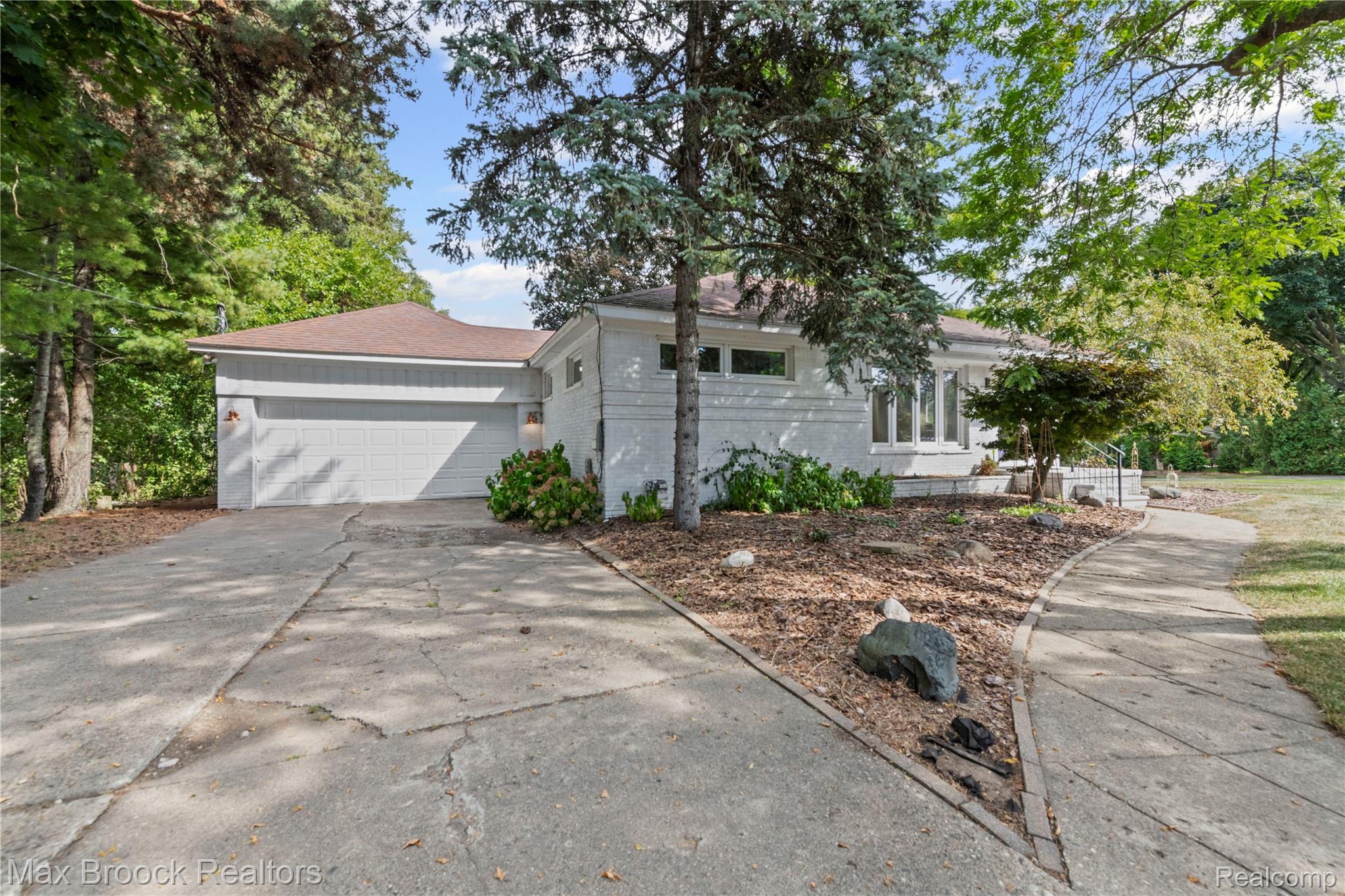 2665, Middlebelt, West Bloomfield, Michigan, 48324