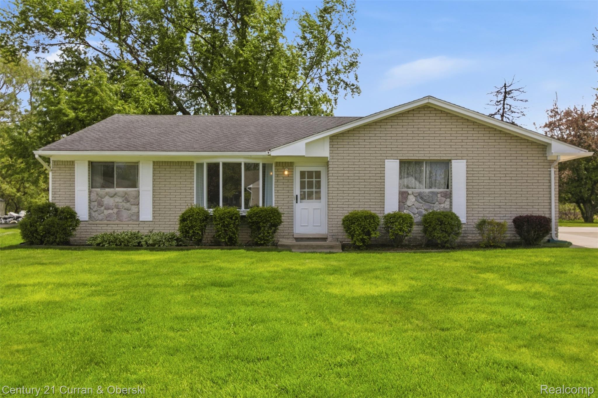 23293, Le Bost, Novi, Michigan, 48375