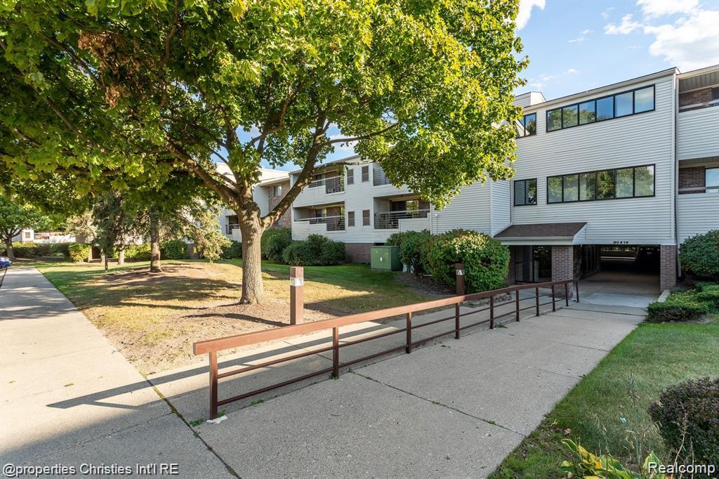 30414, ORCHARD LAKE, #13, Farmington Hills, Michigan, 48334