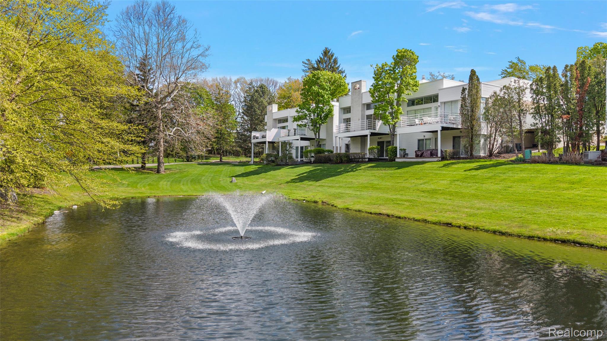 1756, ALEXANDER, Bloomfield Hills, Michigan, 48302