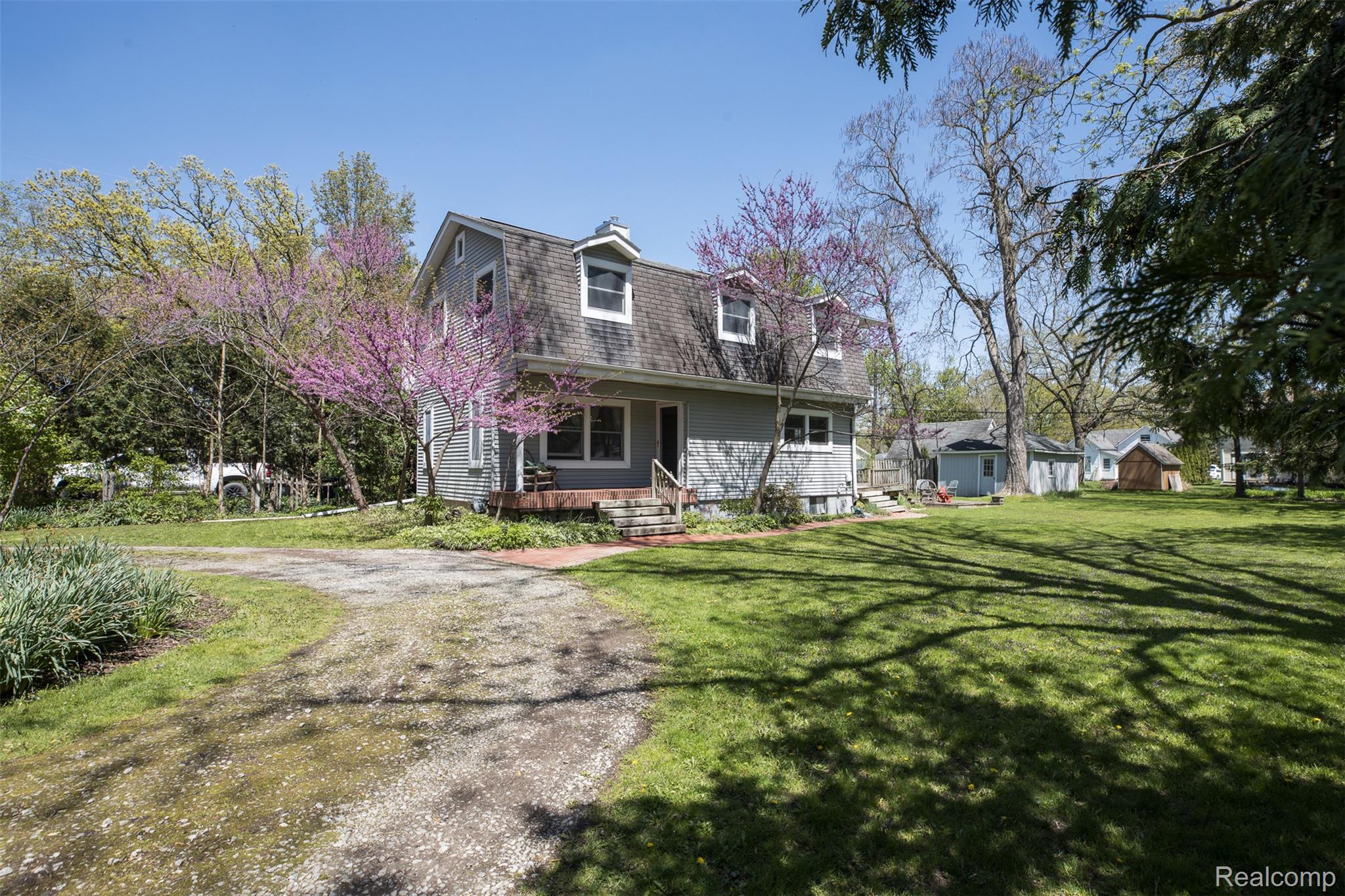 25425, 6th, Grosse Ile, Michigan, 48138