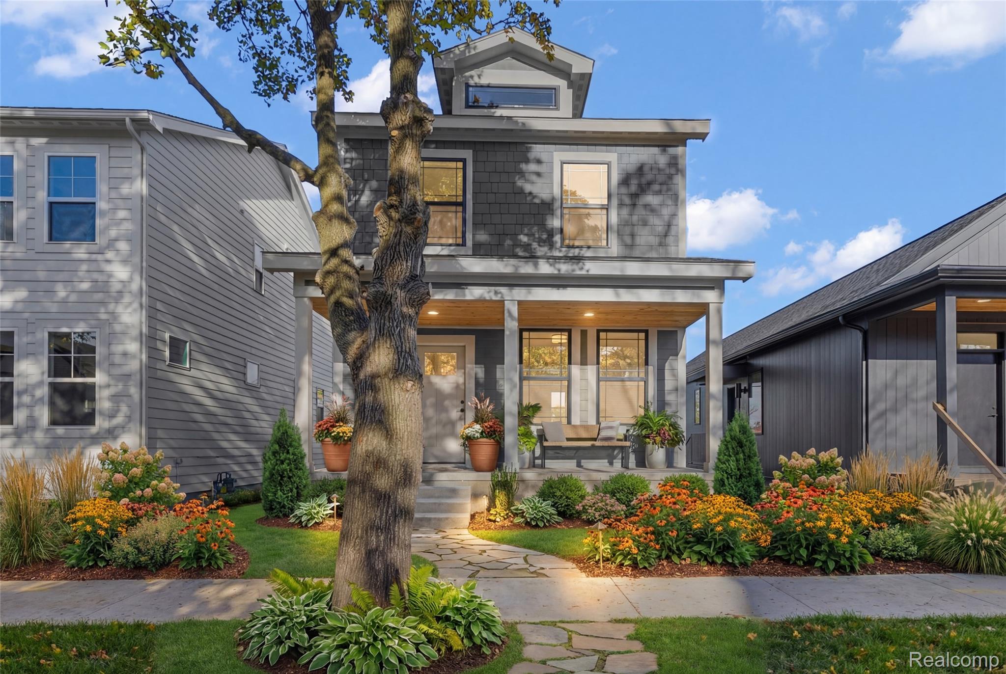 1510, Holcomb, Detroit, Michigan, 48214