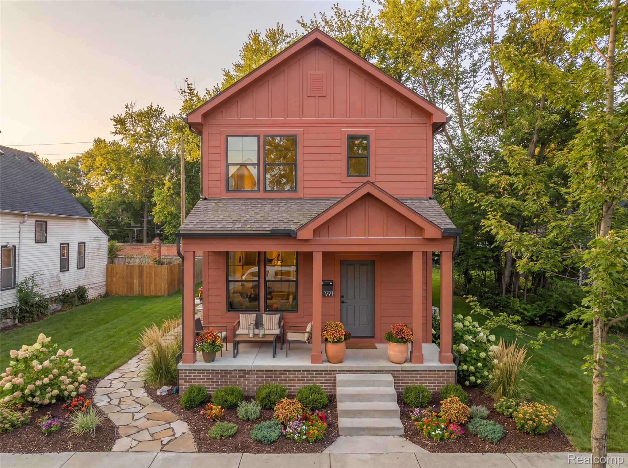 1793, Holcomb, Detroit, Michigan, 48214