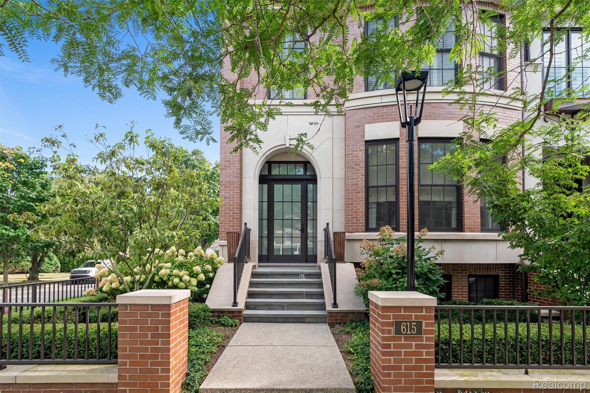 615, Brown, Birmingham, Michigan, 48009