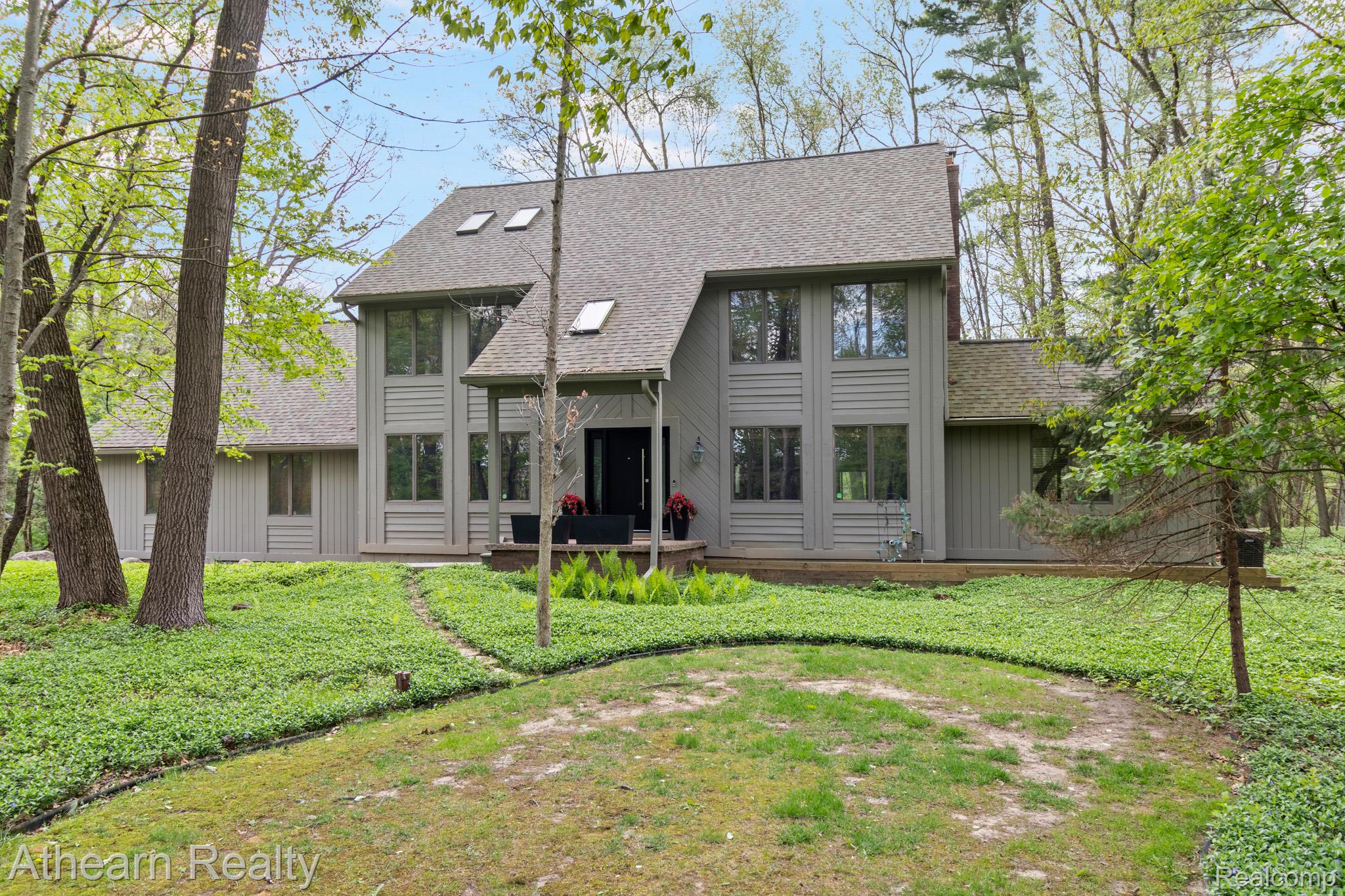 5126, Braddock, Brighton, Michigan, 48114