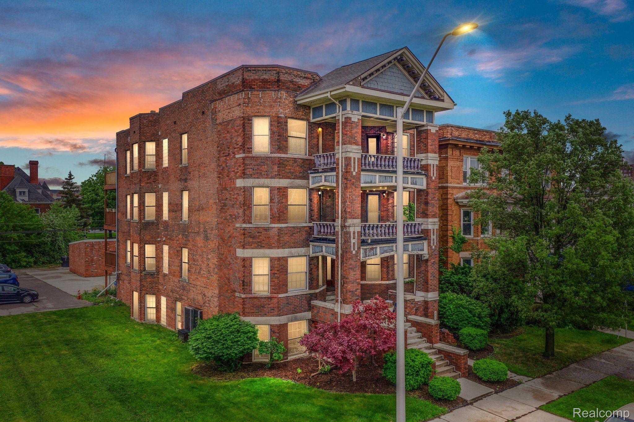 242, PALMER, #3, Detroit, Michigan, 48202