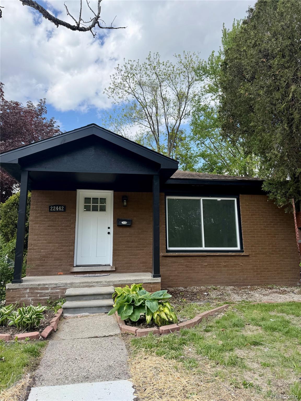 22442, Chicago, Redford, Michigan, 48239