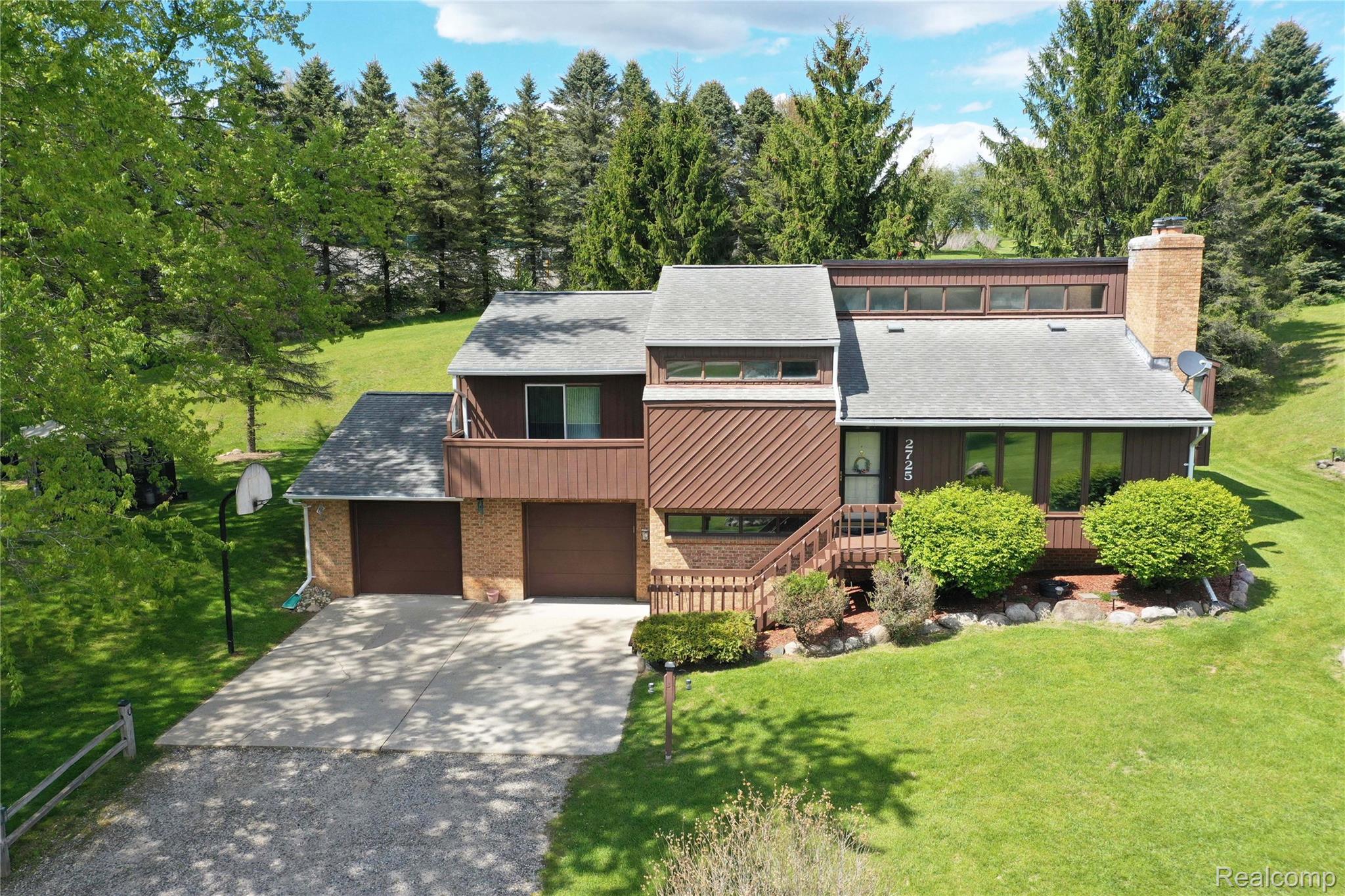 2725, Cooley Lake, Highland, Michigan, 48356