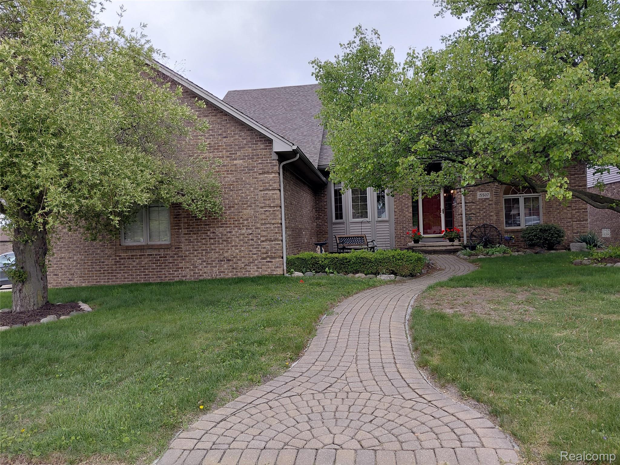 15507, White Oak, Fraser, Michigan, 48026