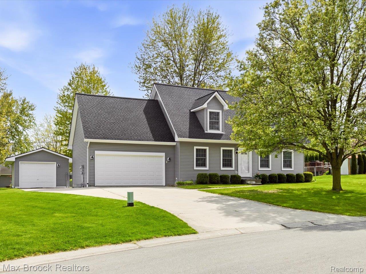 1561, Delano, St Clair, Michigan, 48079