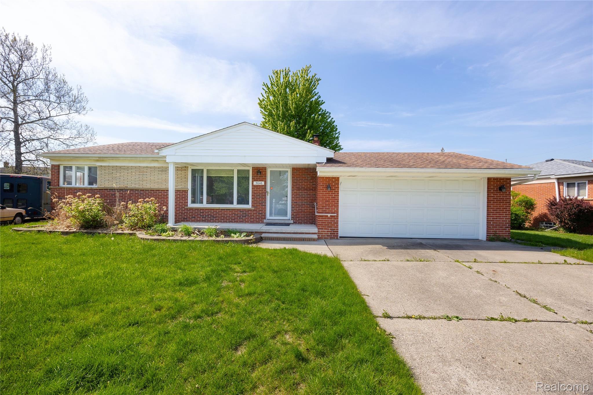 5646, Cambourne, Dearborn Heights, Michigan, 48127