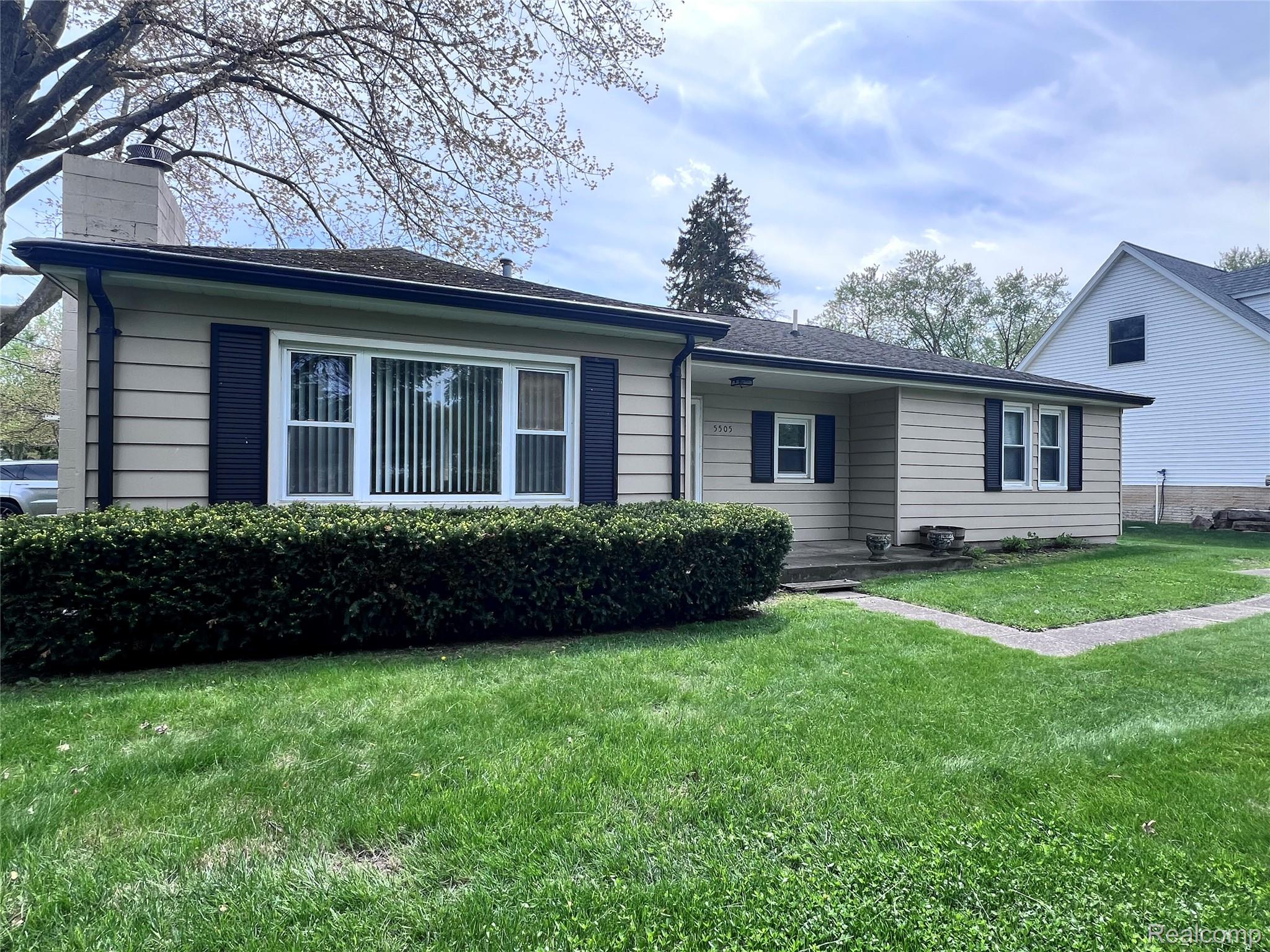 5505, Sunwood, Waterford, Michigan, 48329