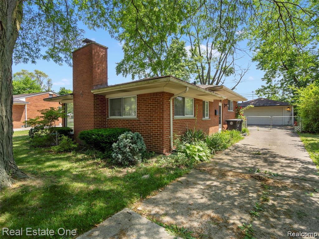 27445, Buckingham Street, Livonia, Michigan, 48154