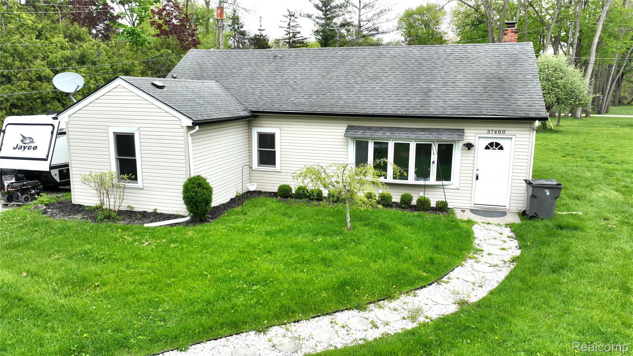 37480, Hayes, Clinton Township, Michigan, 48038