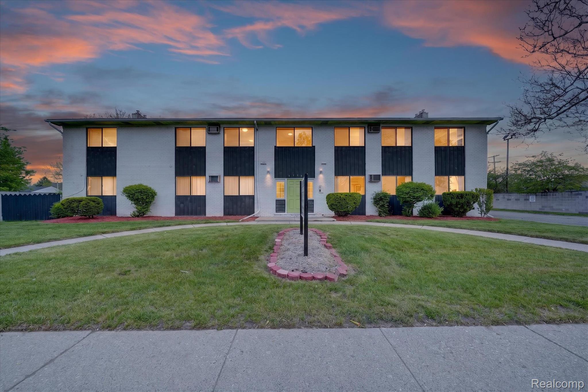 1771, Woodward Heights, #8, Hazel Park, Michigan, 48030