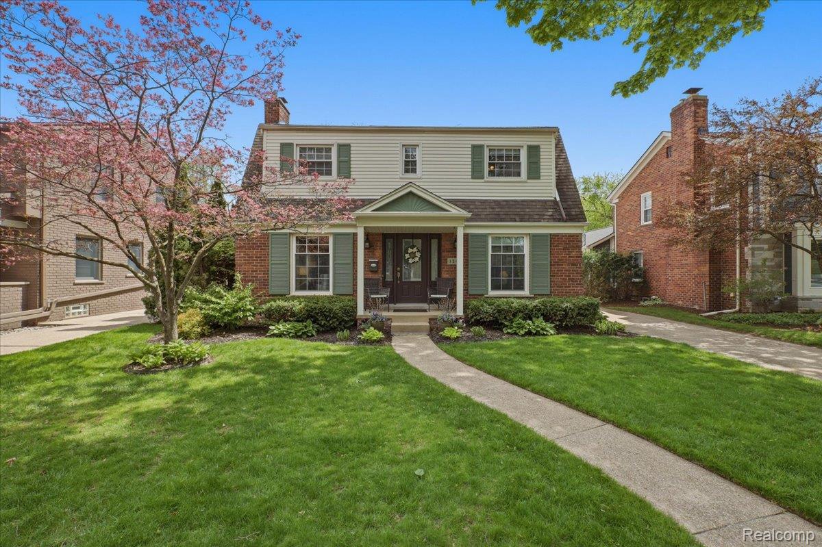 1245, Bates, Birmingham, Michigan, 48009